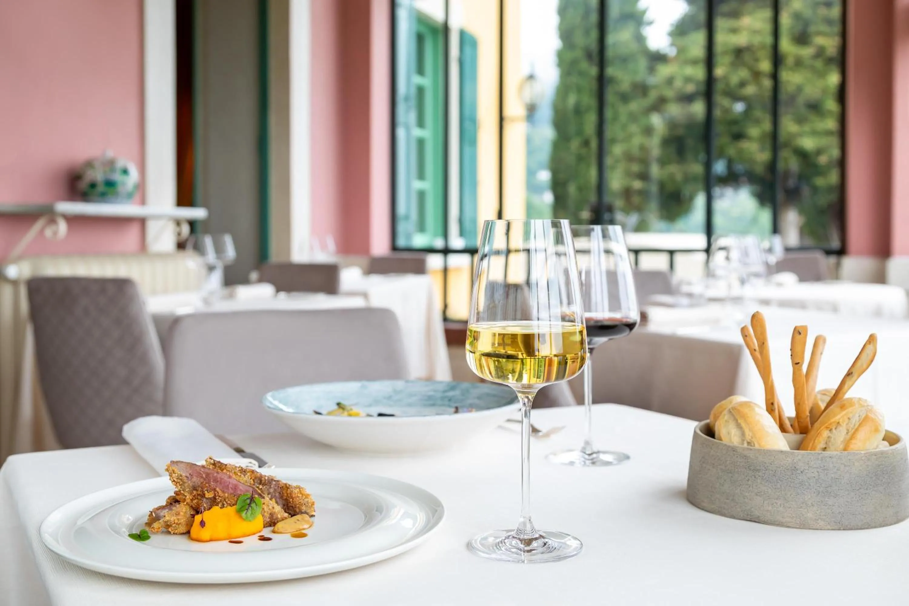 Restaurant/places to eat in Boutique Hotel Villa Sostaga
