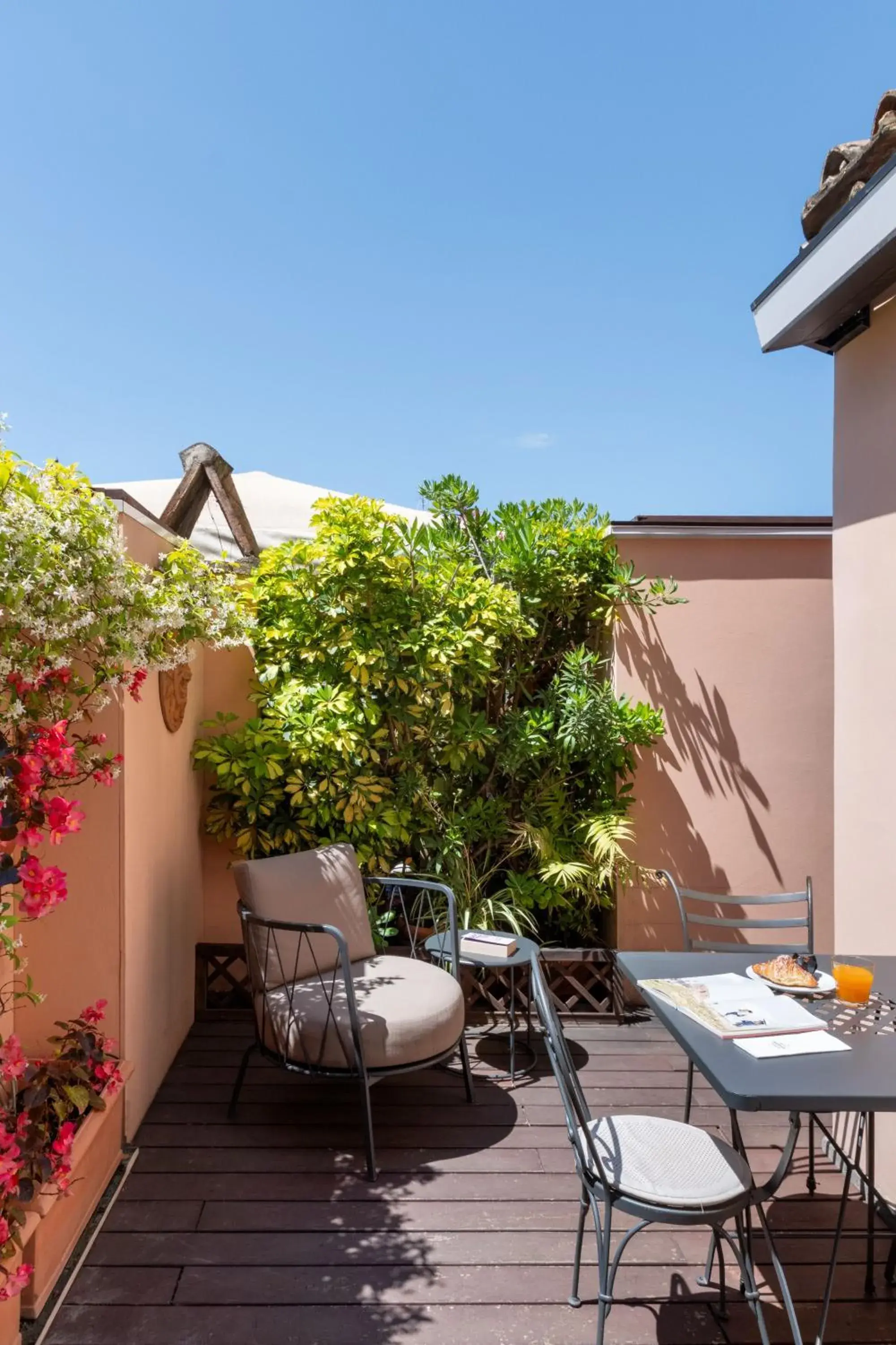 Deluxe Double Room with Terrace in Hotel Scalinata Di Spagna Deluxe Double Room with Terrace in Hotel Scalinata Di Spagna