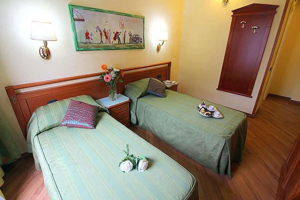 TV and multimedia, Bed in Hotel Bright