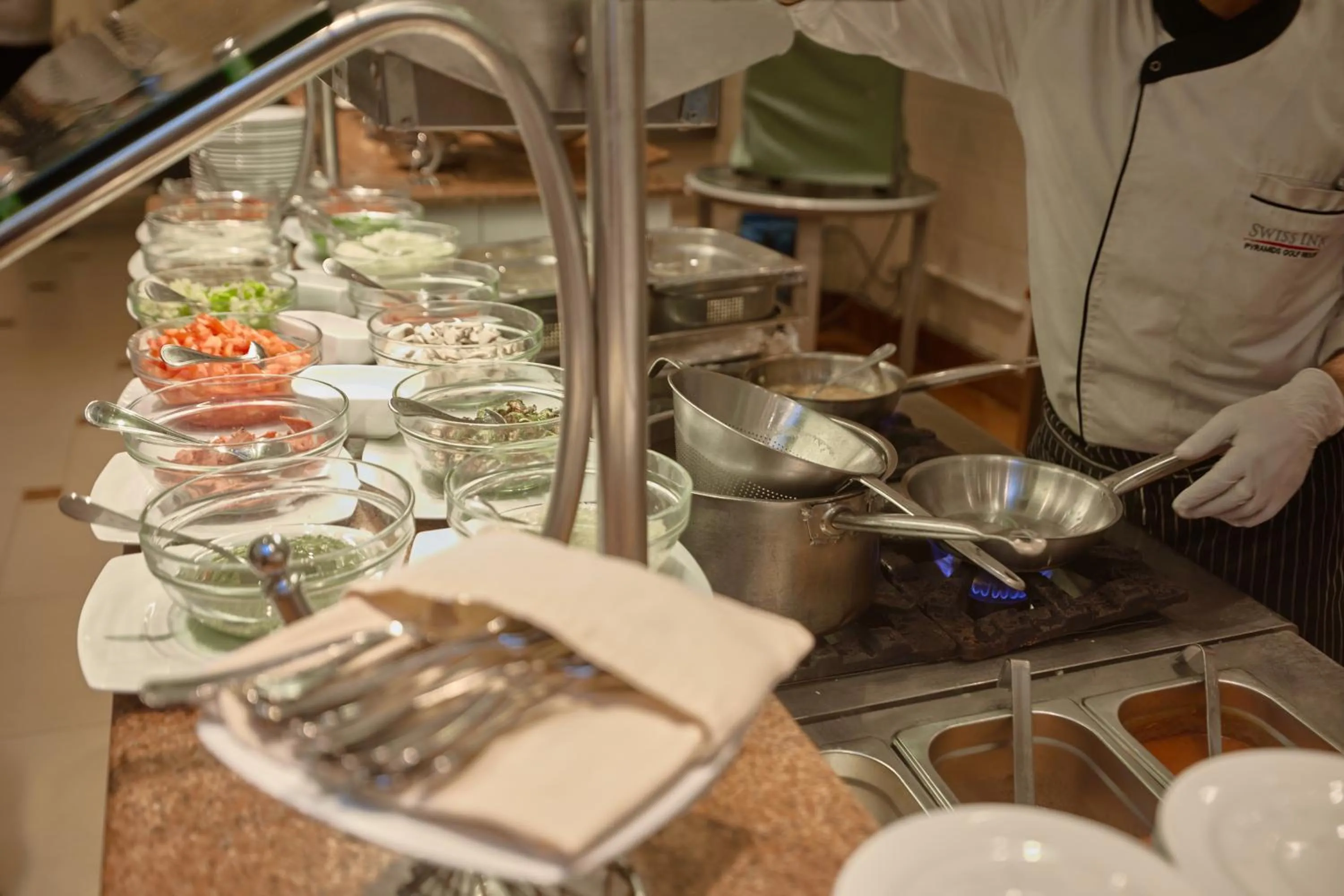 Restaurant/places to eat in Swiss Inn Pyramids Golf Resort