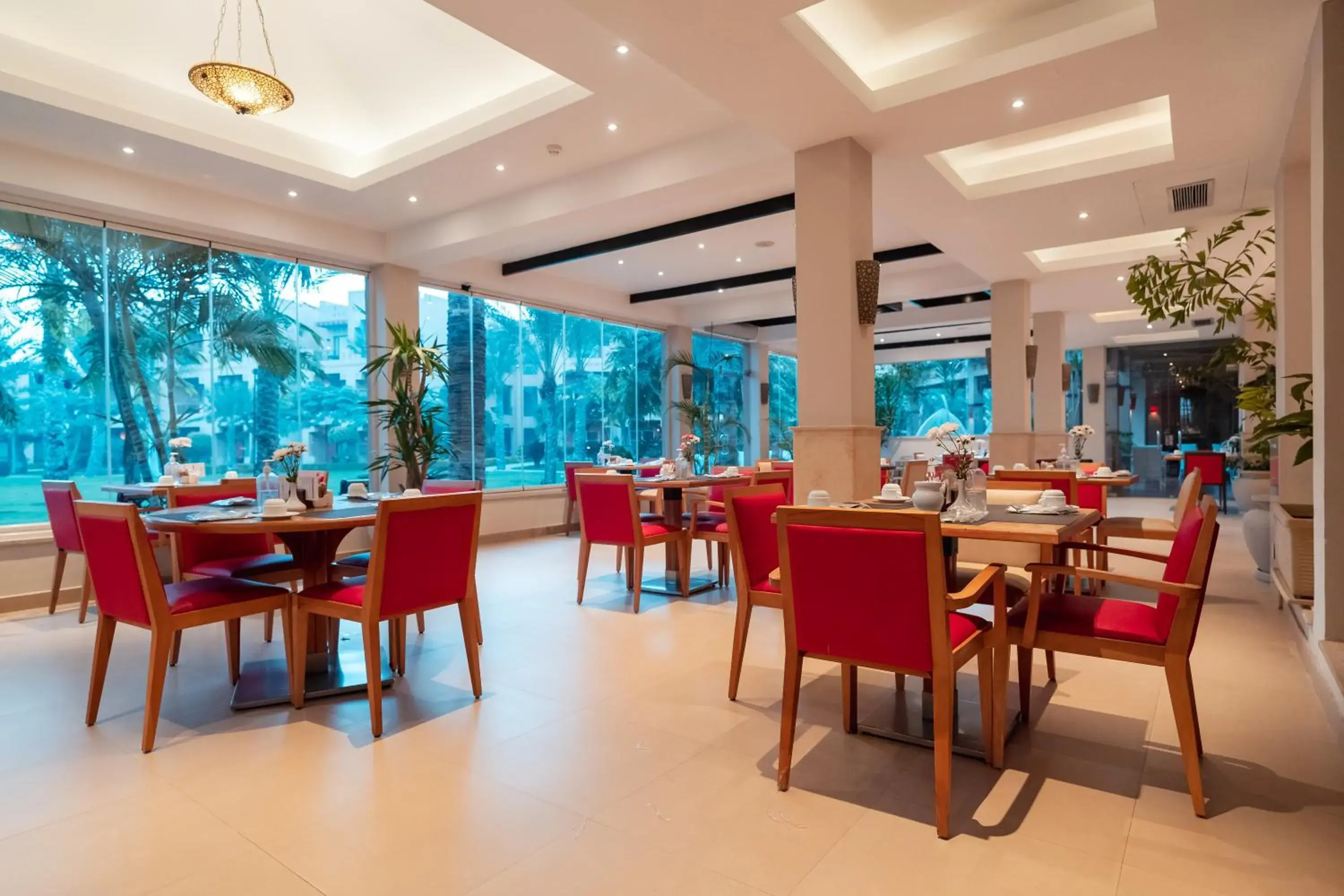 Restaurant/places to eat in Swiss Inn Pyramids Golf Resort Restaurant/places to eat in Swiss Inn Pyramids Golf Resort