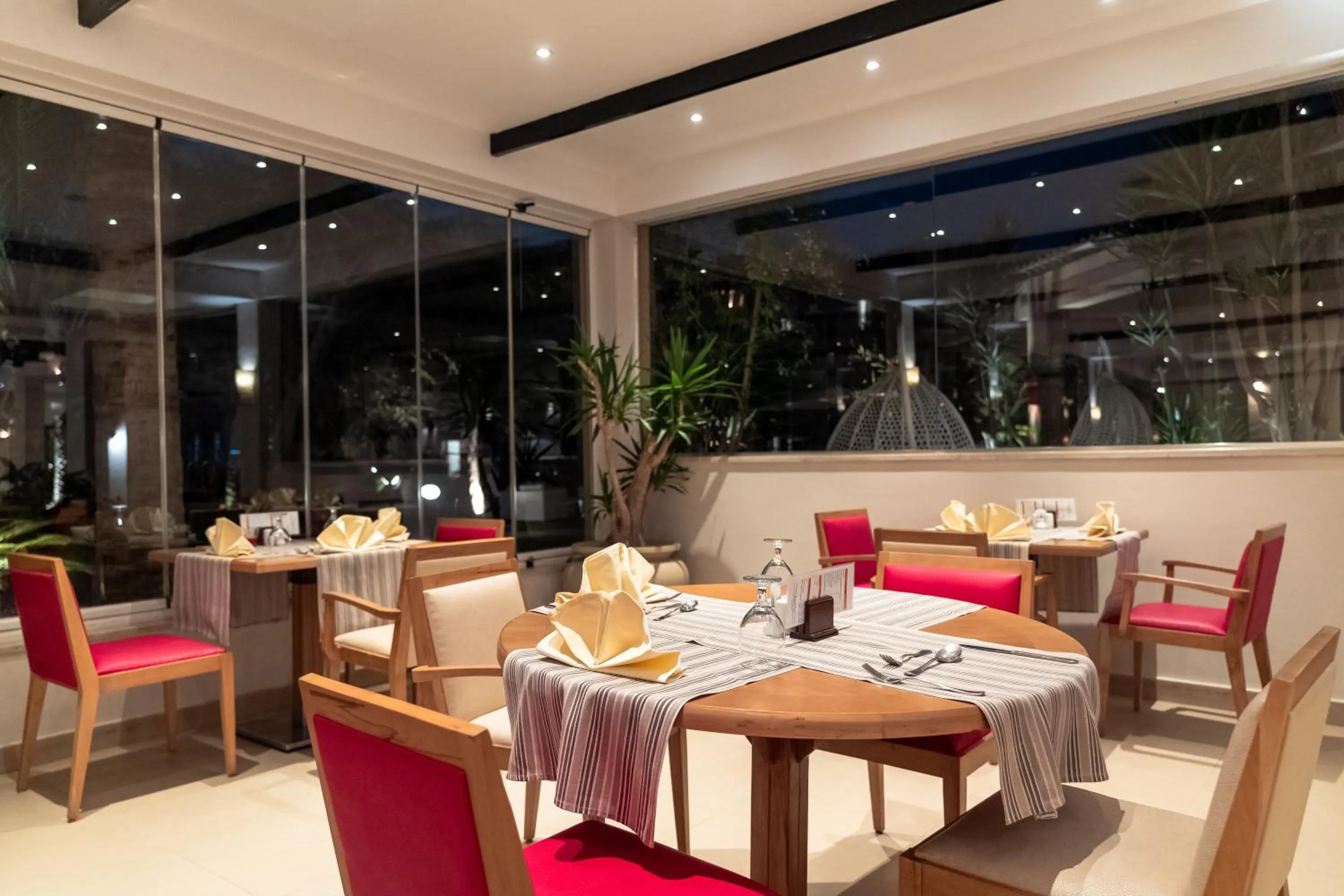 Restaurant/places to eat in Swiss Inn Pyramids Golf Resort