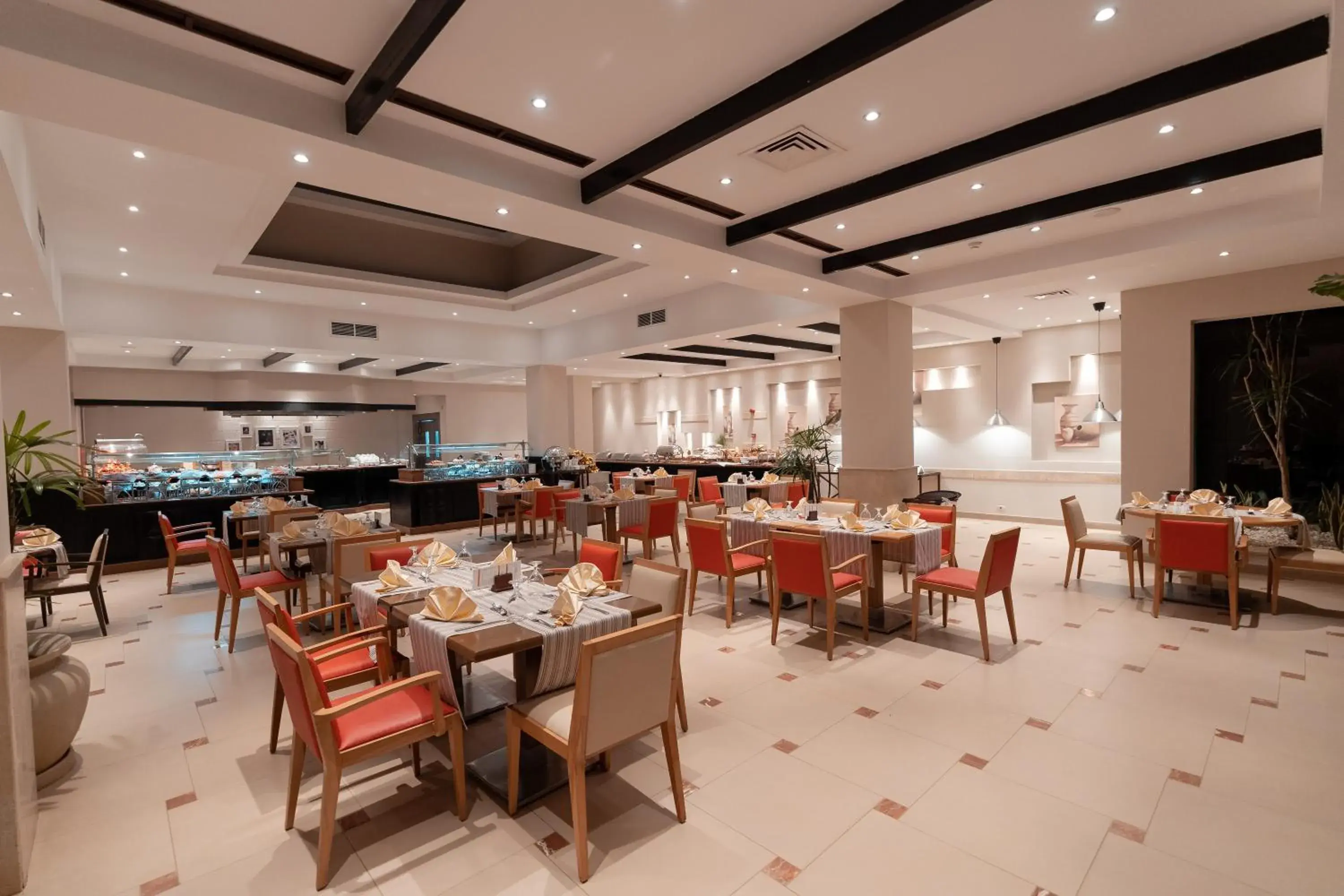 Restaurant/places to eat in Swiss Inn Pyramids Golf Resort Restaurant/places to eat in Swiss Inn Pyramids Golf Resort