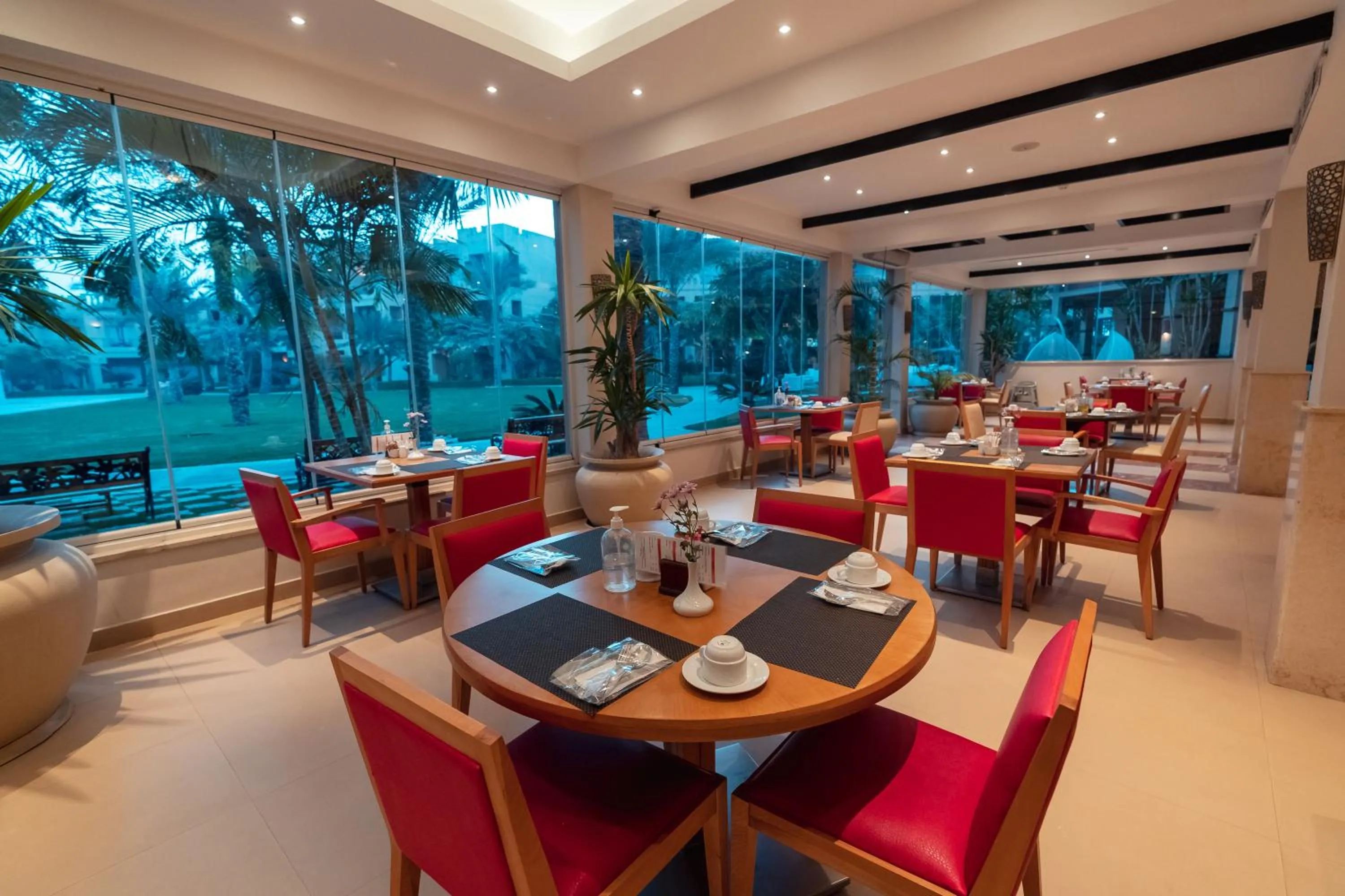 Restaurant/places to eat in Swiss Inn Pyramids Golf Resort