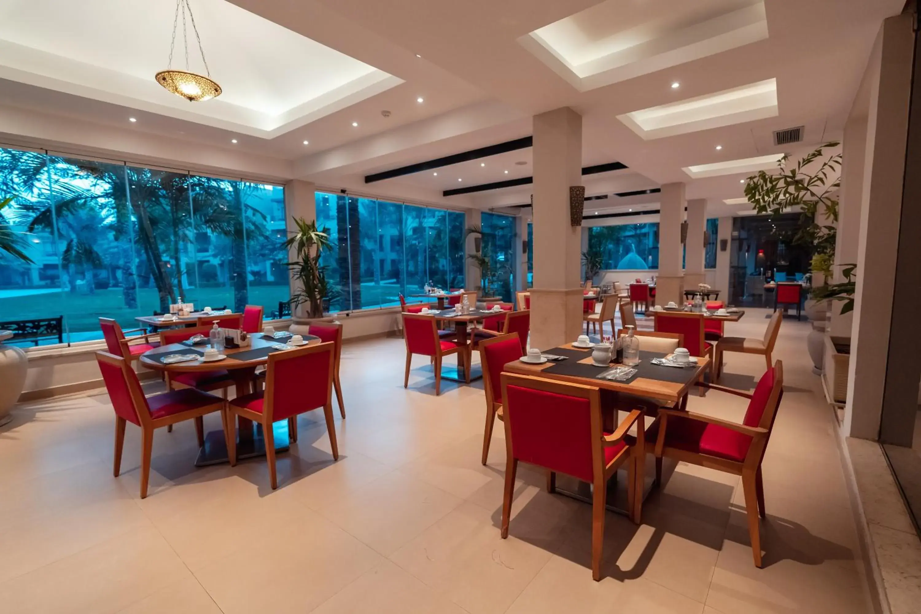 Restaurant/places to eat in Swiss Inn Pyramids Golf Resort Restaurant/places to eat in Swiss Inn Pyramids Golf Resort