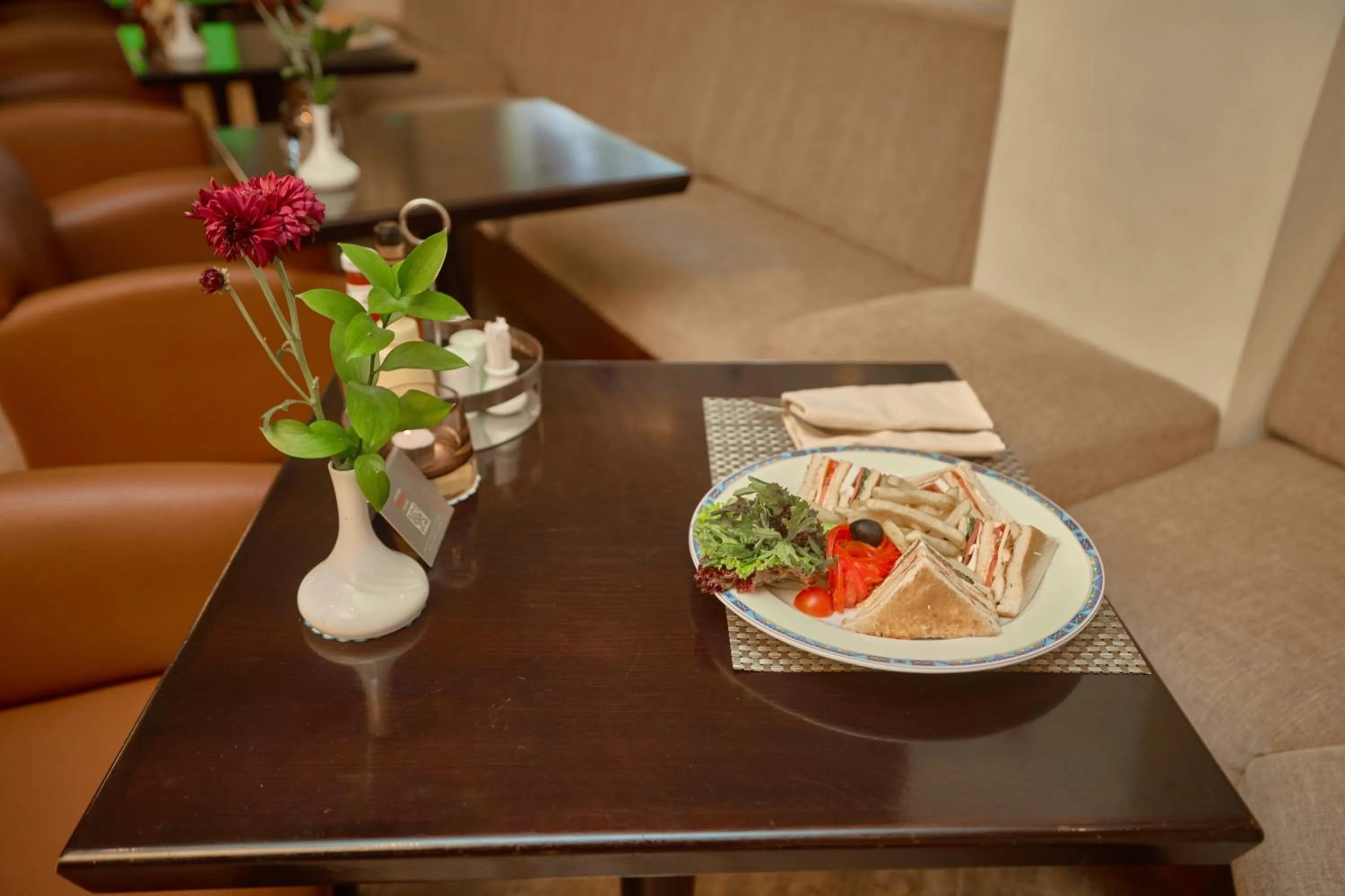 Restaurant/places to eat in Swiss Inn Pyramids Golf Resort