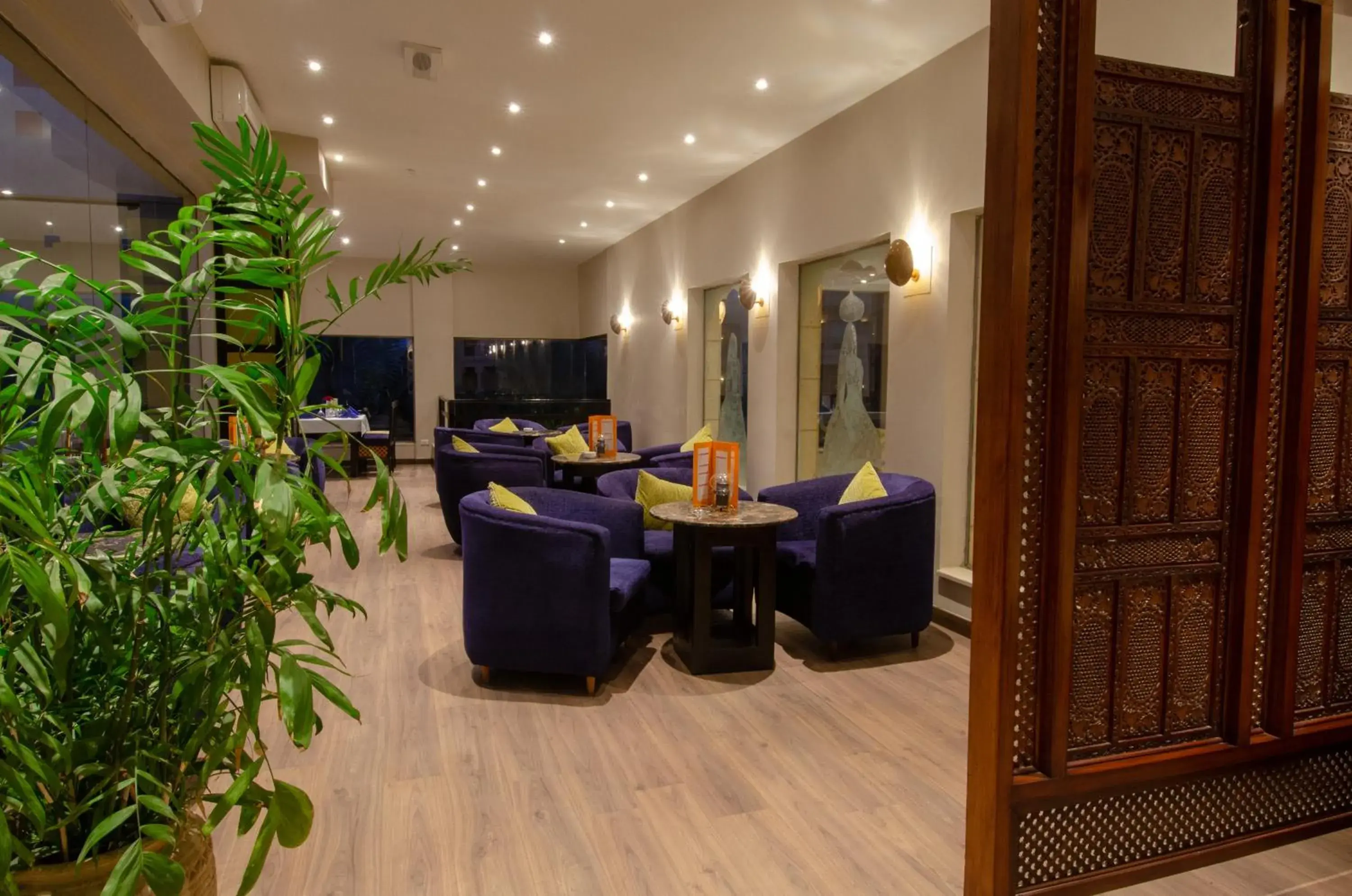 Lounge or bar in Swiss Inn Pyramids Golf Resort Lounge or bar in Swiss Inn Pyramids Golf Resort
