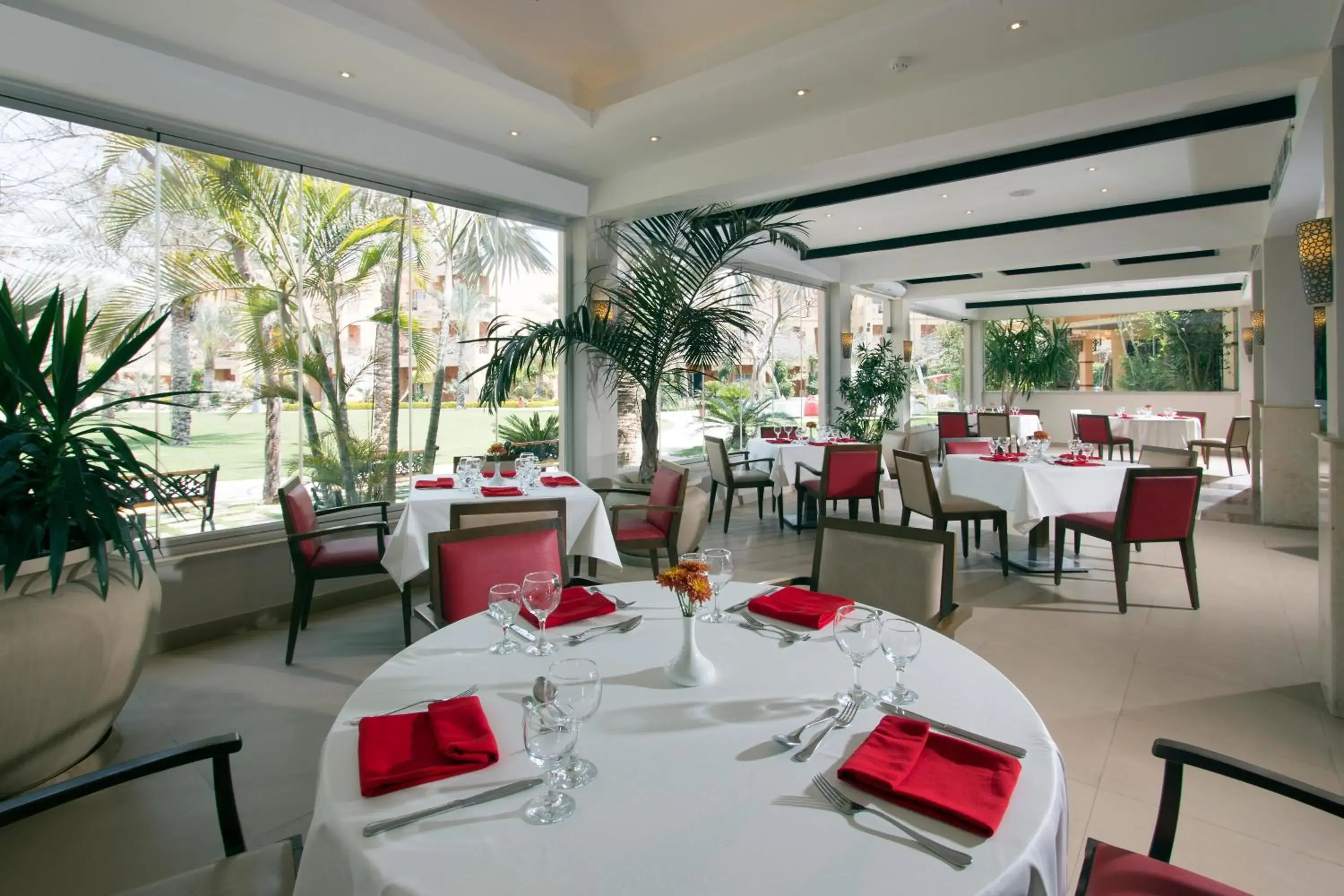 Restaurant/places to eat in Swiss Inn Pyramids Golf Resort Restaurant/places to eat in Swiss Inn Pyramids Golf Resort