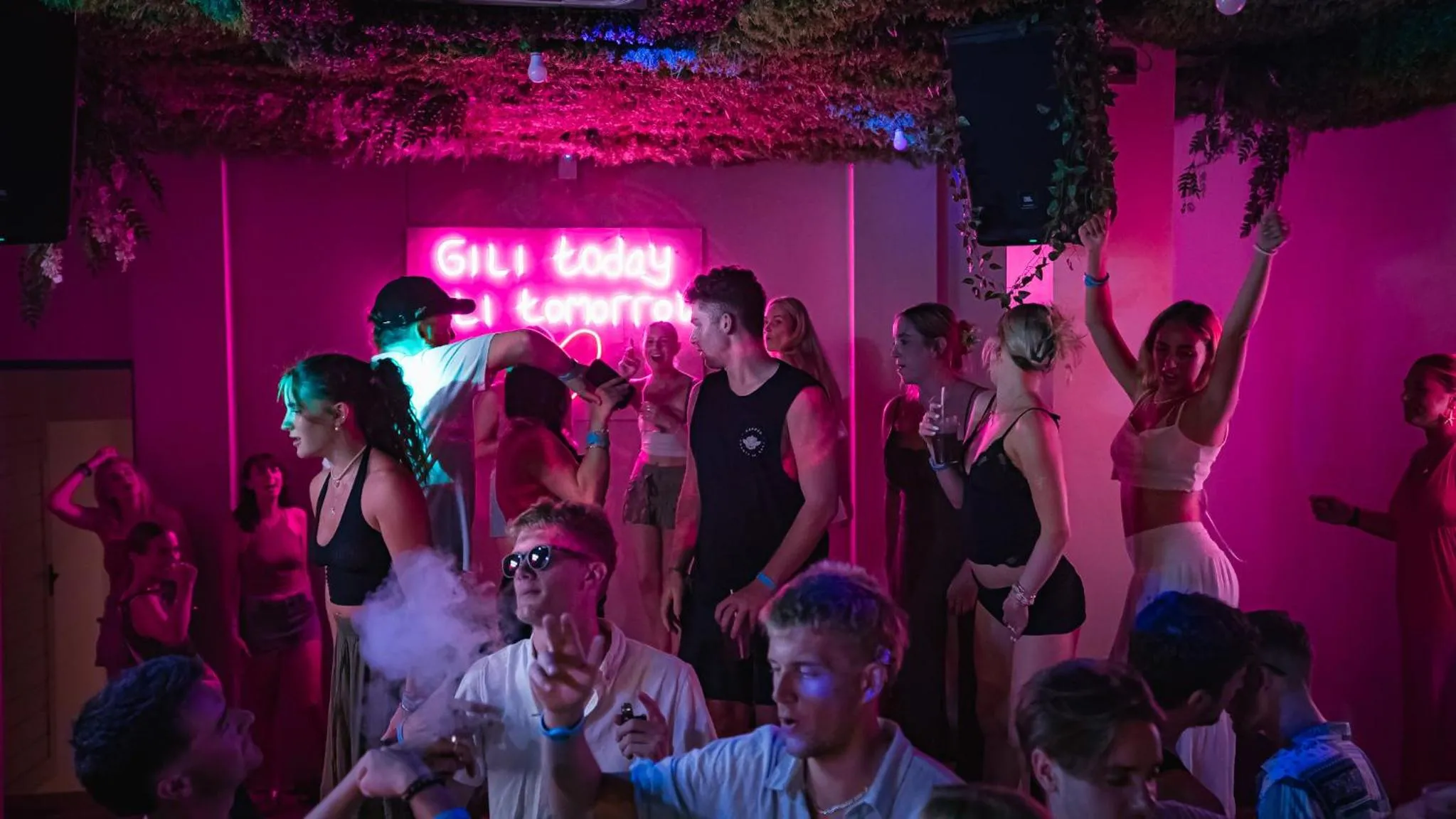 Atlas Gili Party Hostel