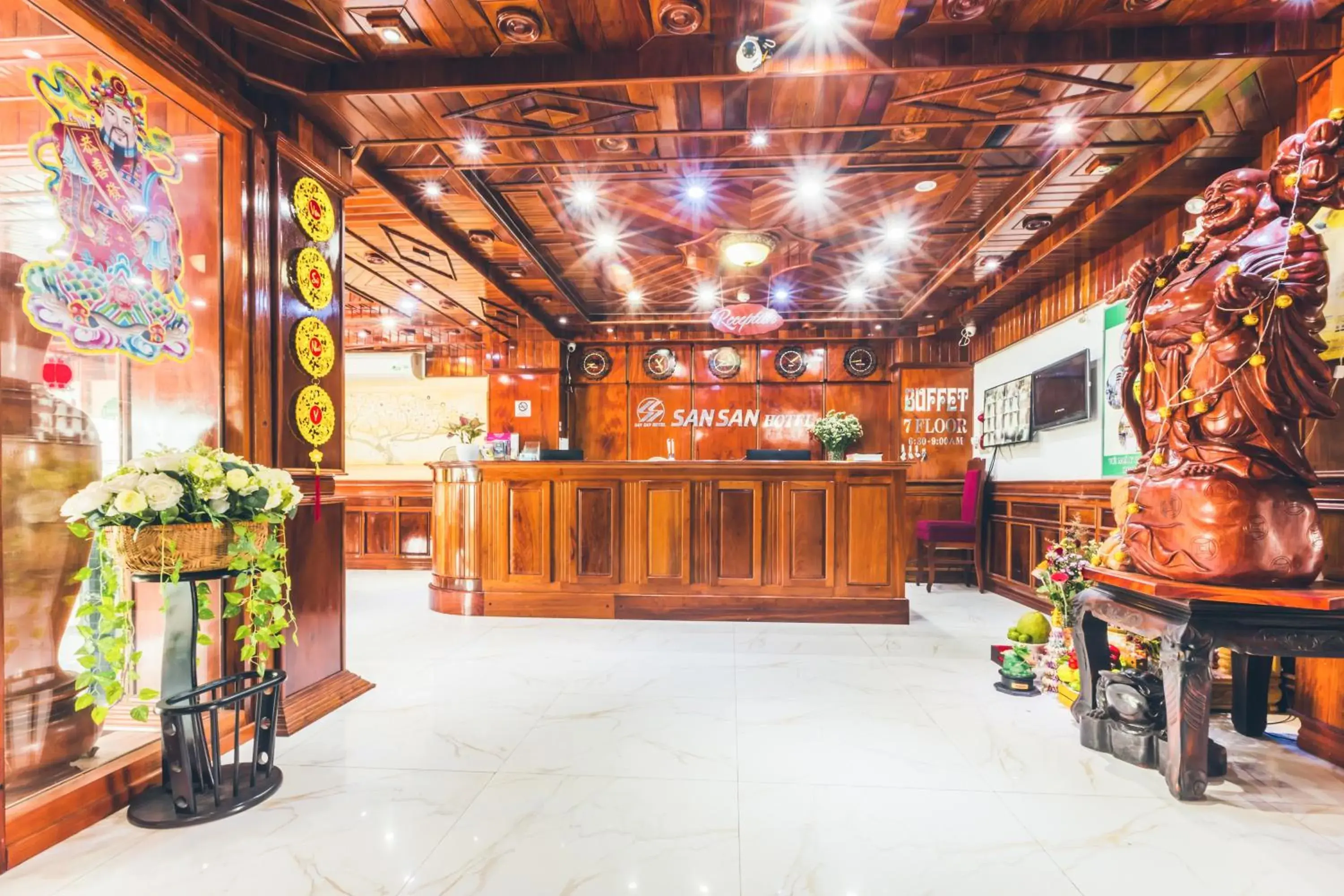 Lobby or reception in San San Hotel Da Nang Lobby or reception in San San Hotel Da Nang