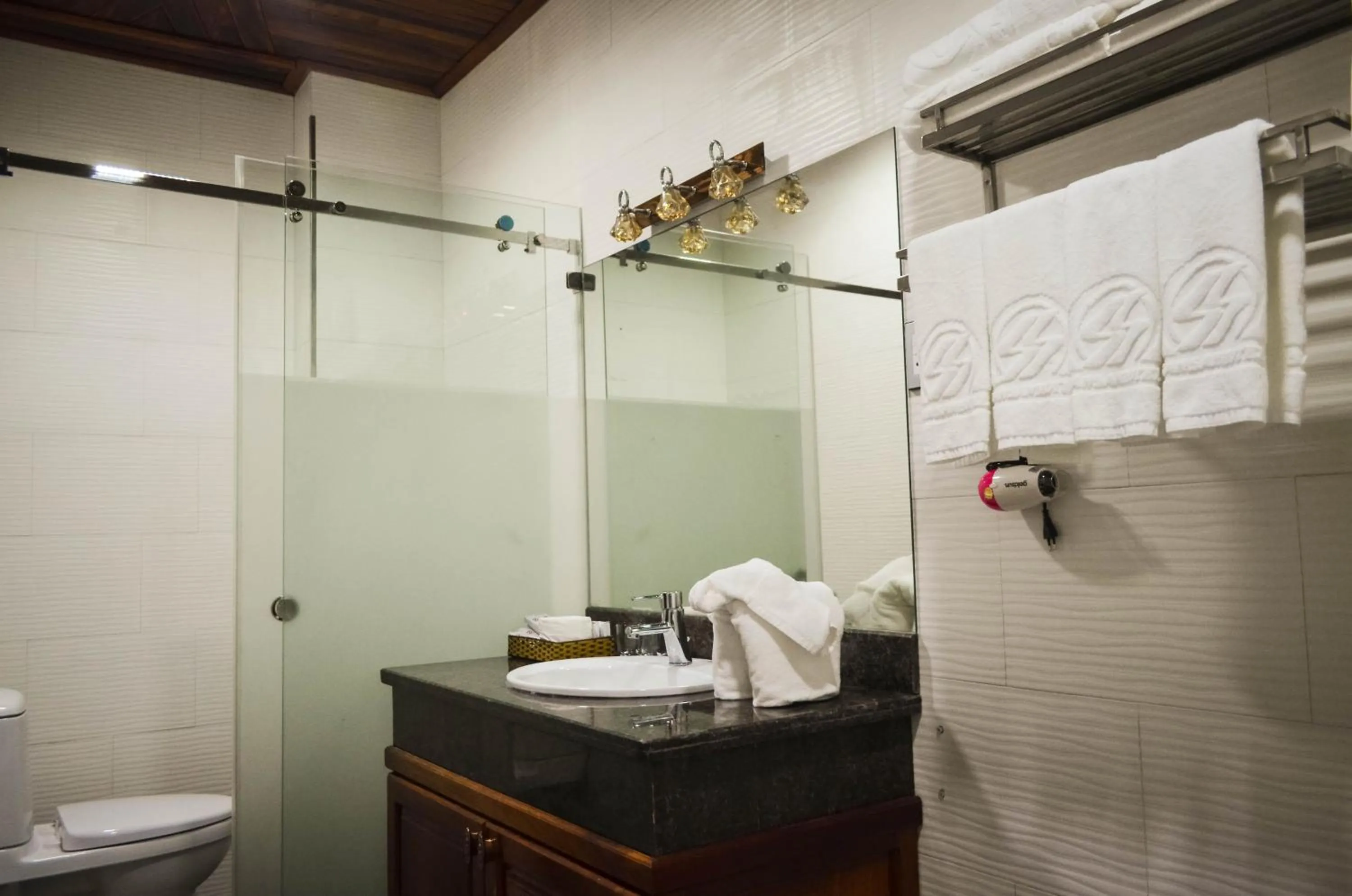 Bathroom in San San Hotel Da Nang