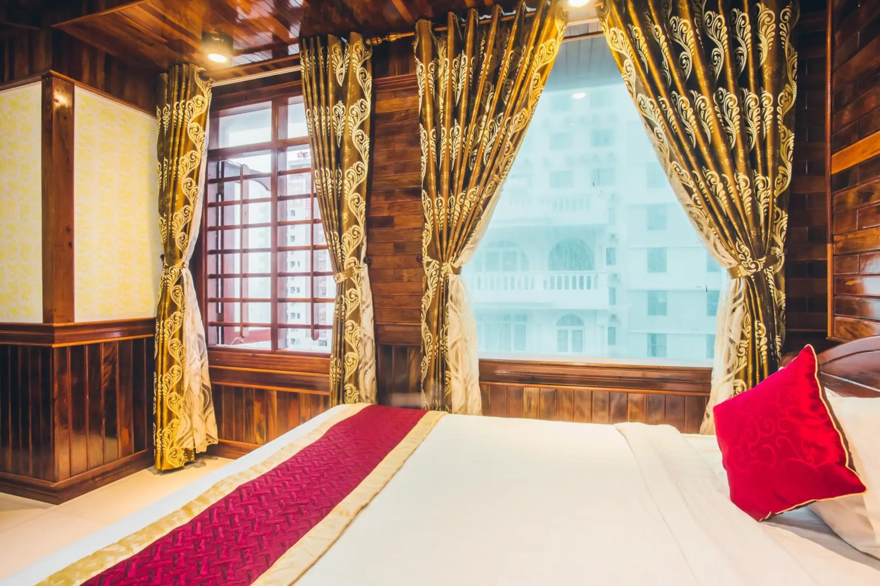 City view, Bed in San San Hotel Da Nang City view, Bed in San San Hotel Da Nang