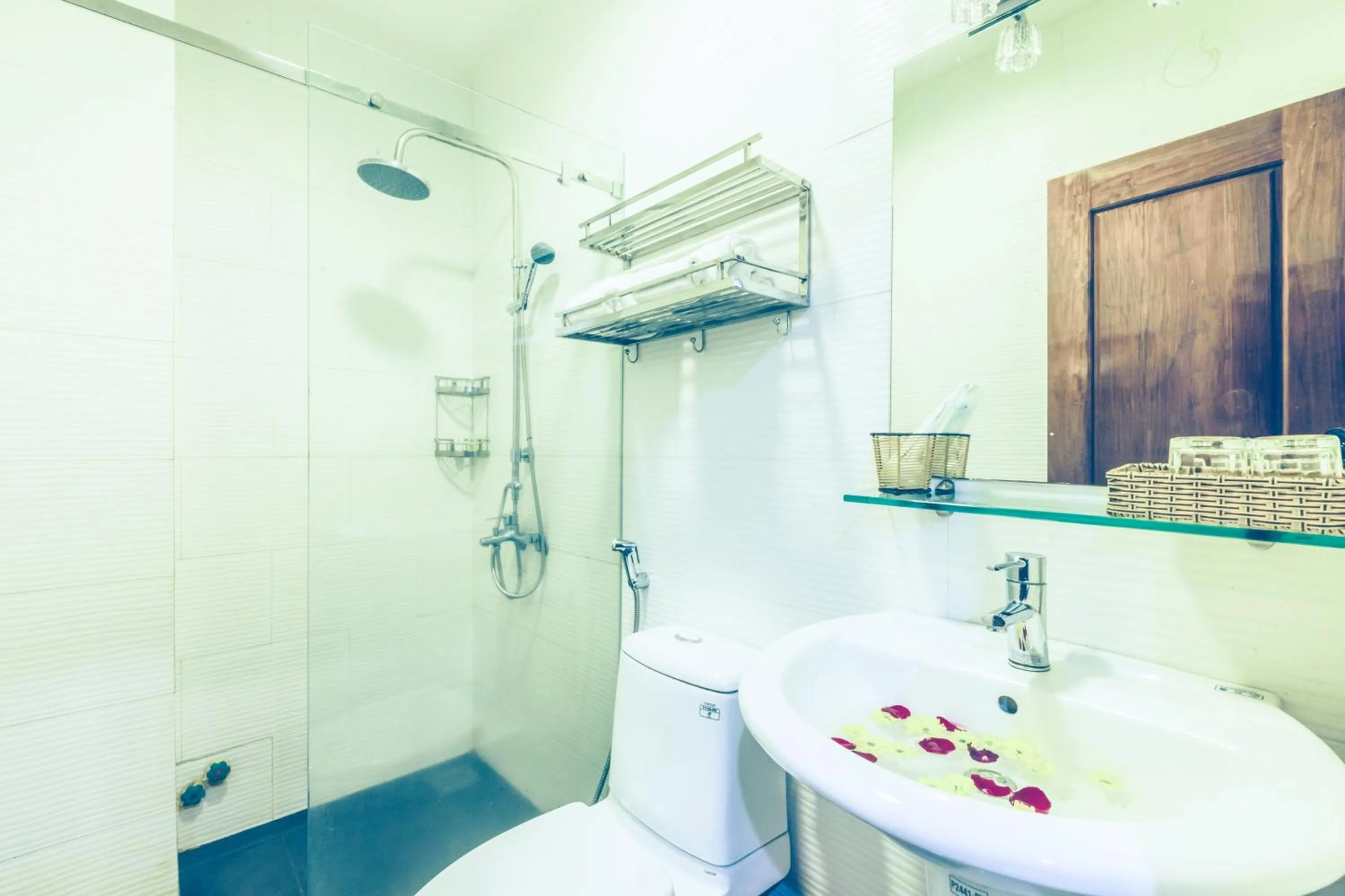 Toilet in San San Hotel Da Nang