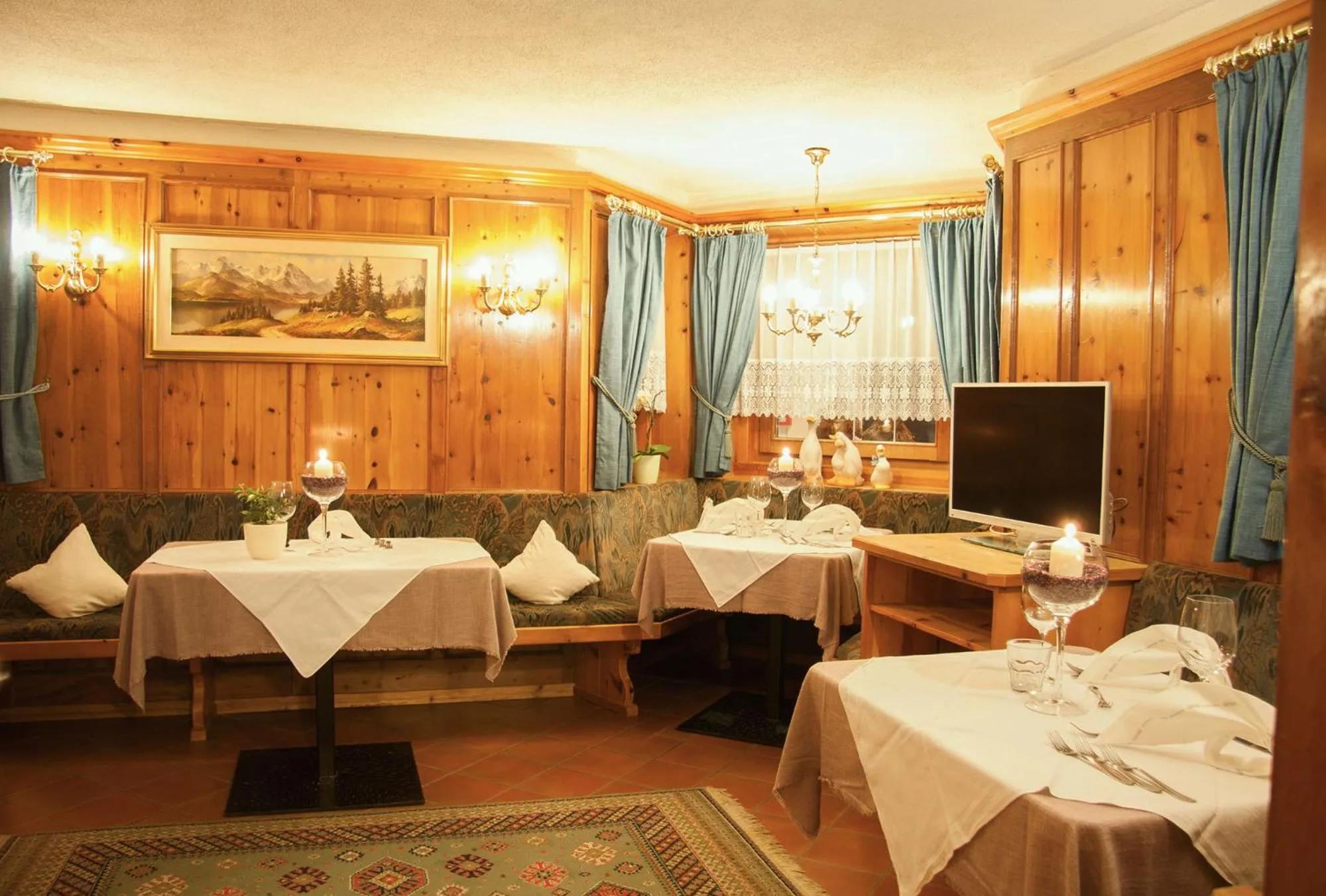 Restaurant/places to eat in Hotel Enzian