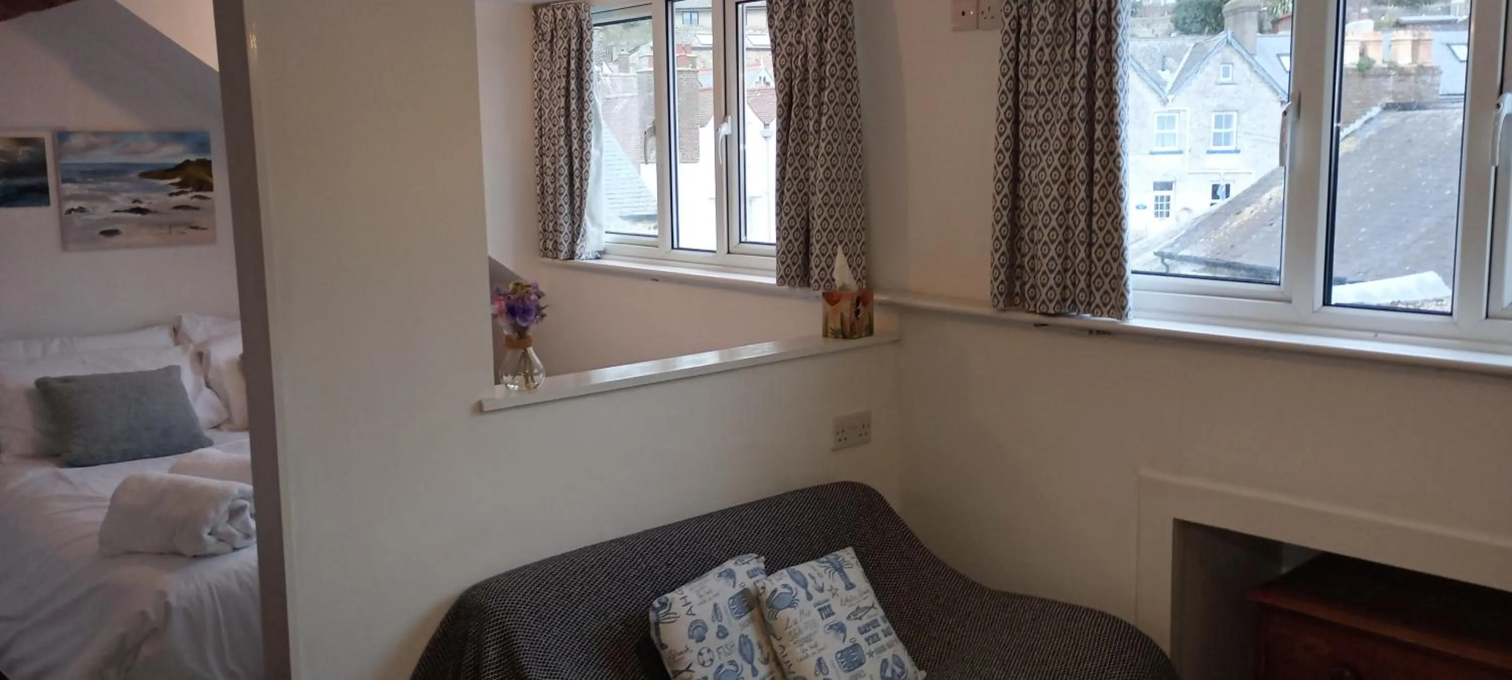 Photo of the whole room, Bed in Durham House