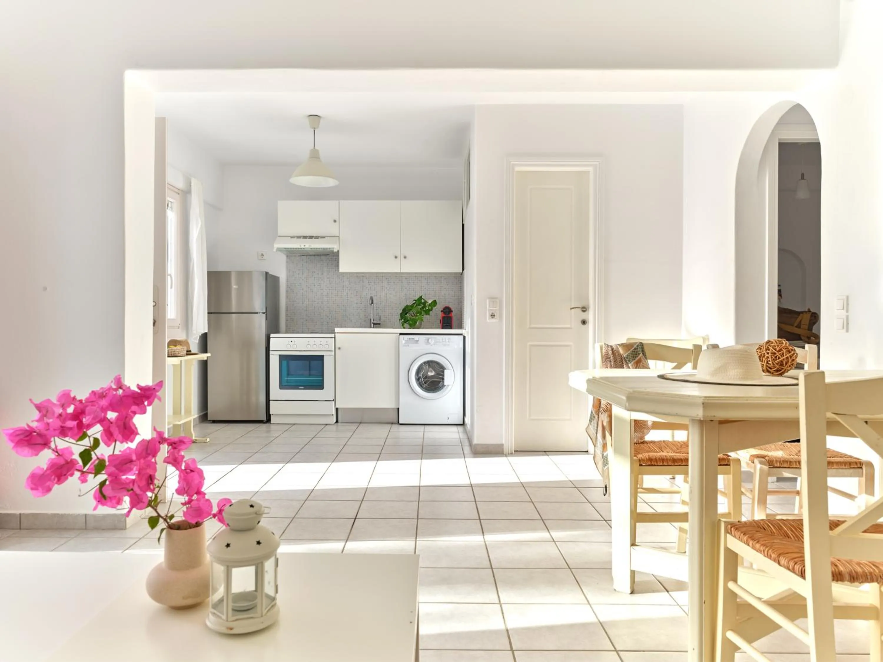 Dining area in Cleopatra Seaside Homes, Logaras, Paros