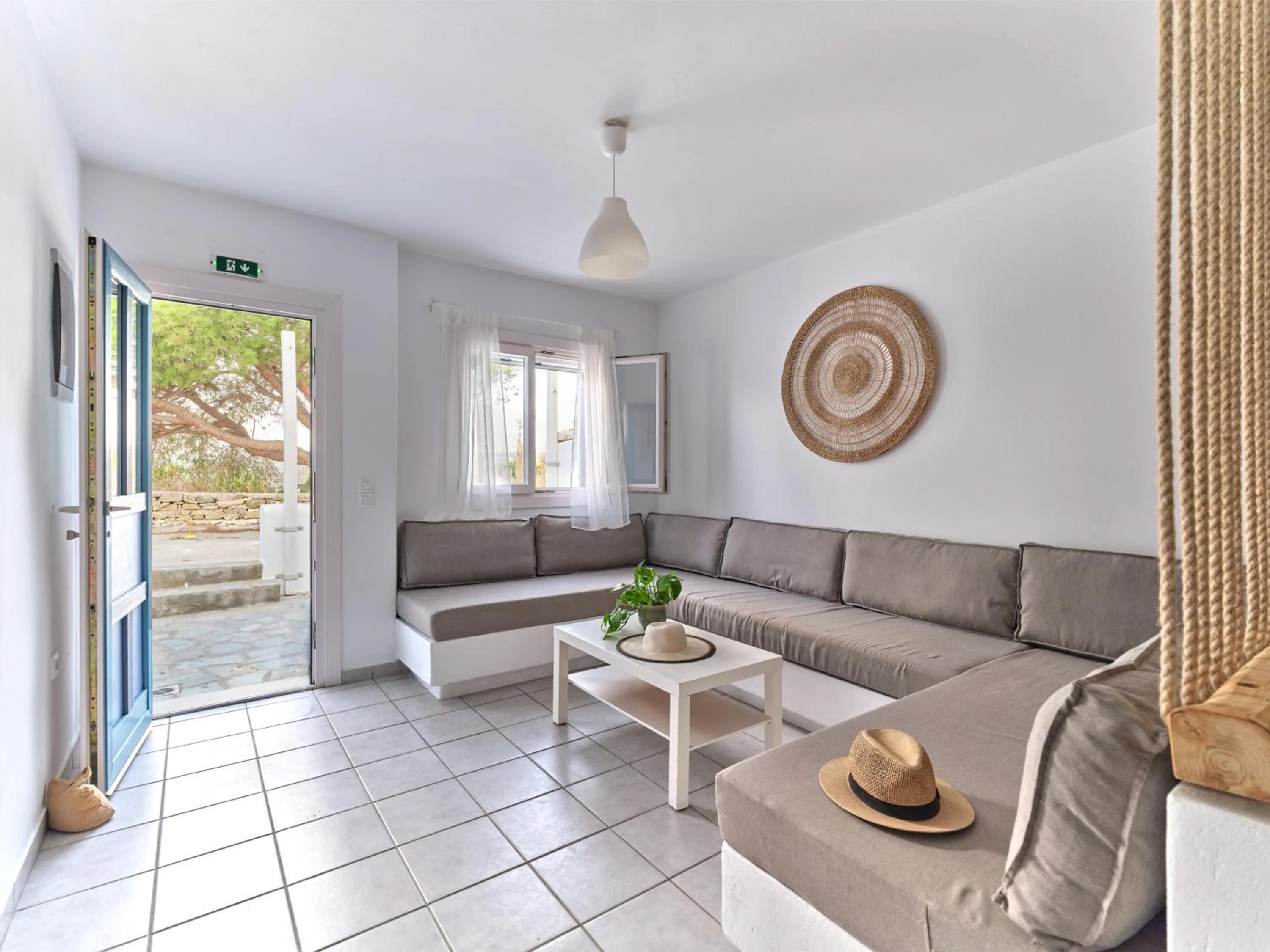 Living room in Cleopatra Seaside Homes, Logaras, Paros