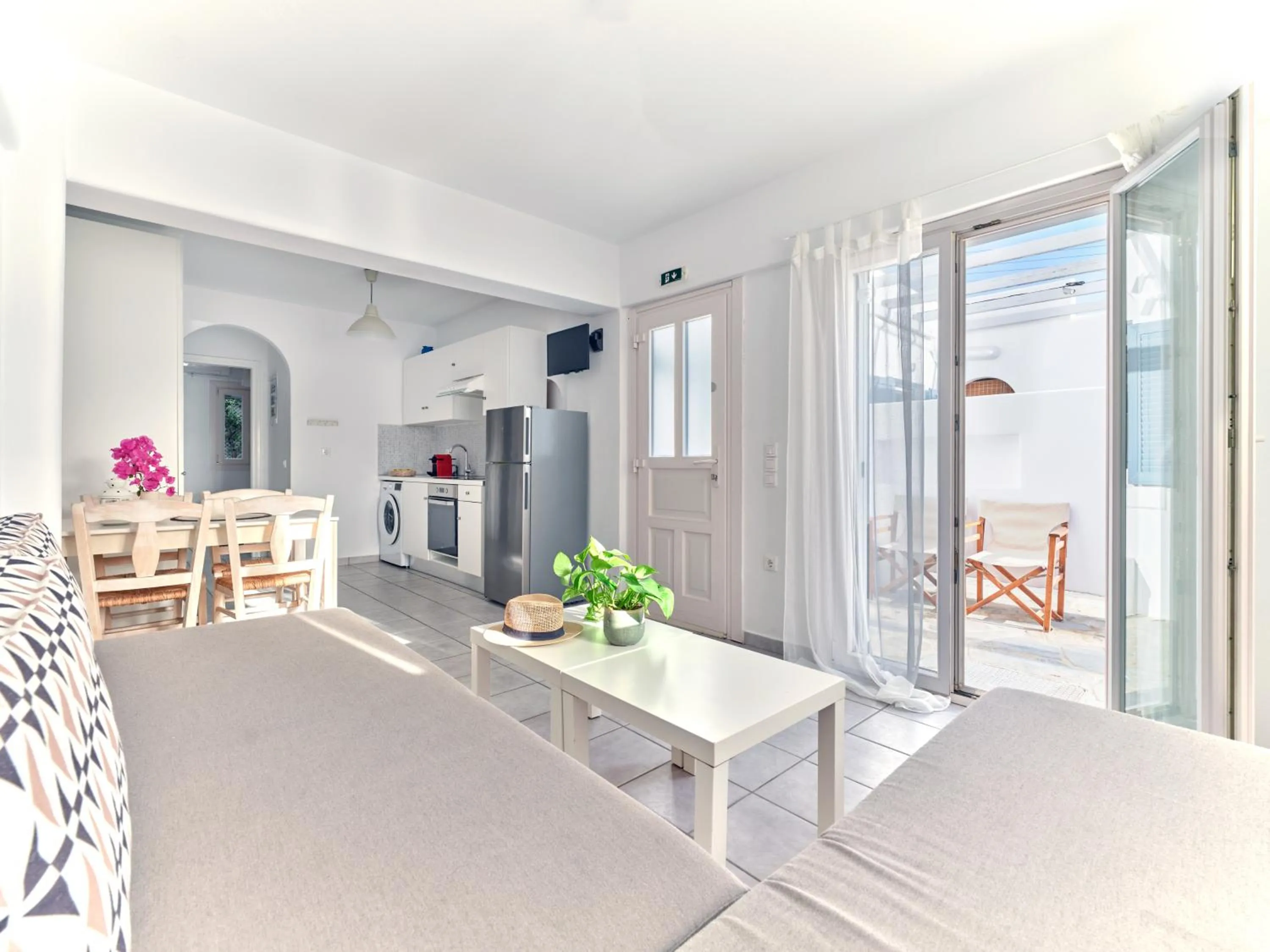 Living room in Cleopatra Seaside Homes, Logaras, Paros
