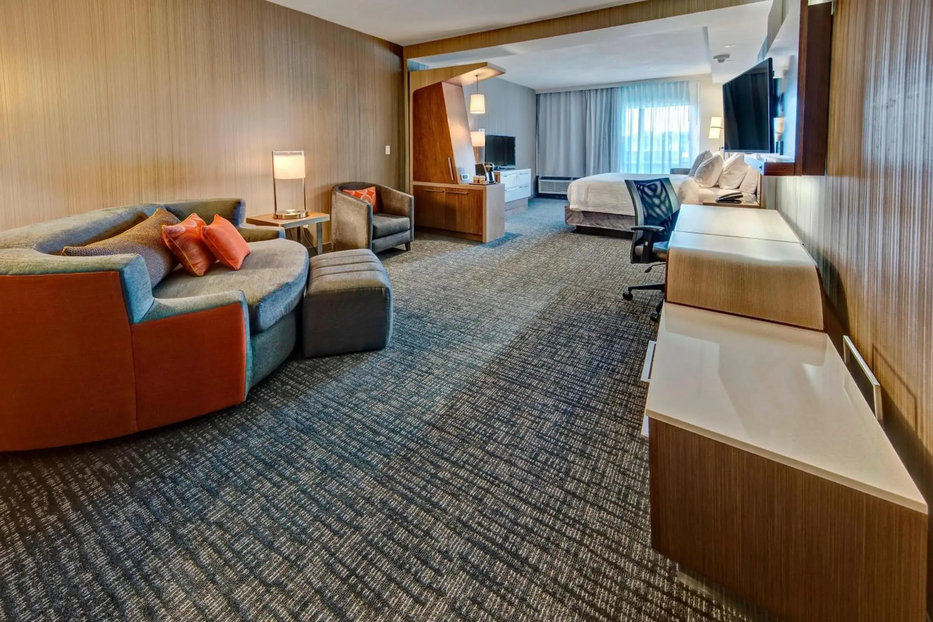 Junior Suite in Courtyard by Marriott Westbury Long Island Junior Suite in Courtyard by Marriott Westbury Long Island