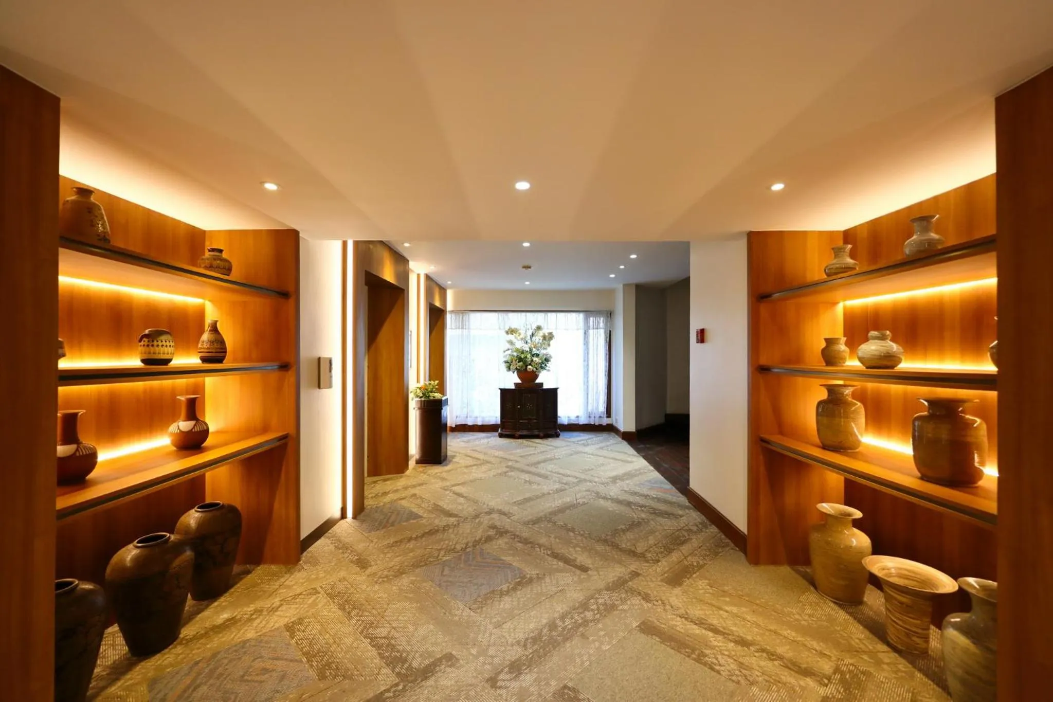 elevator in Wienglakor Hotel Lampang