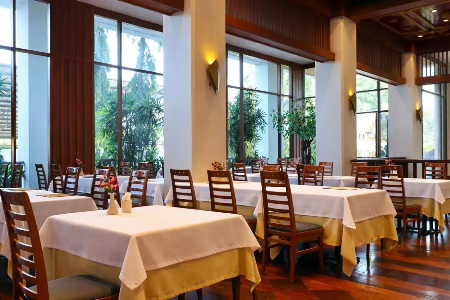Restaurant/places to eat in Wienglakor Hotel Lampang Restaurant/places to eat in Wienglakor Hotel Lampang
