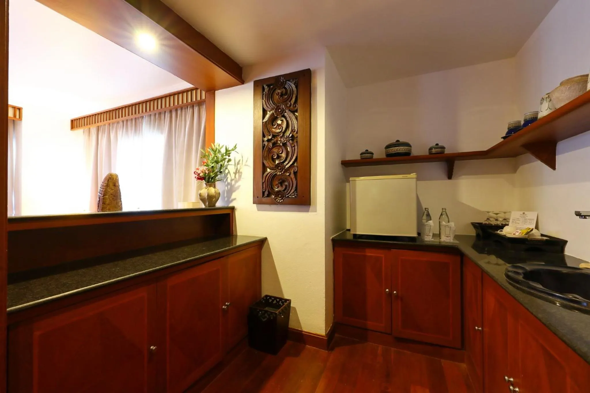 Kitchen or kitchenette in Wienglakor Hotel Lampang