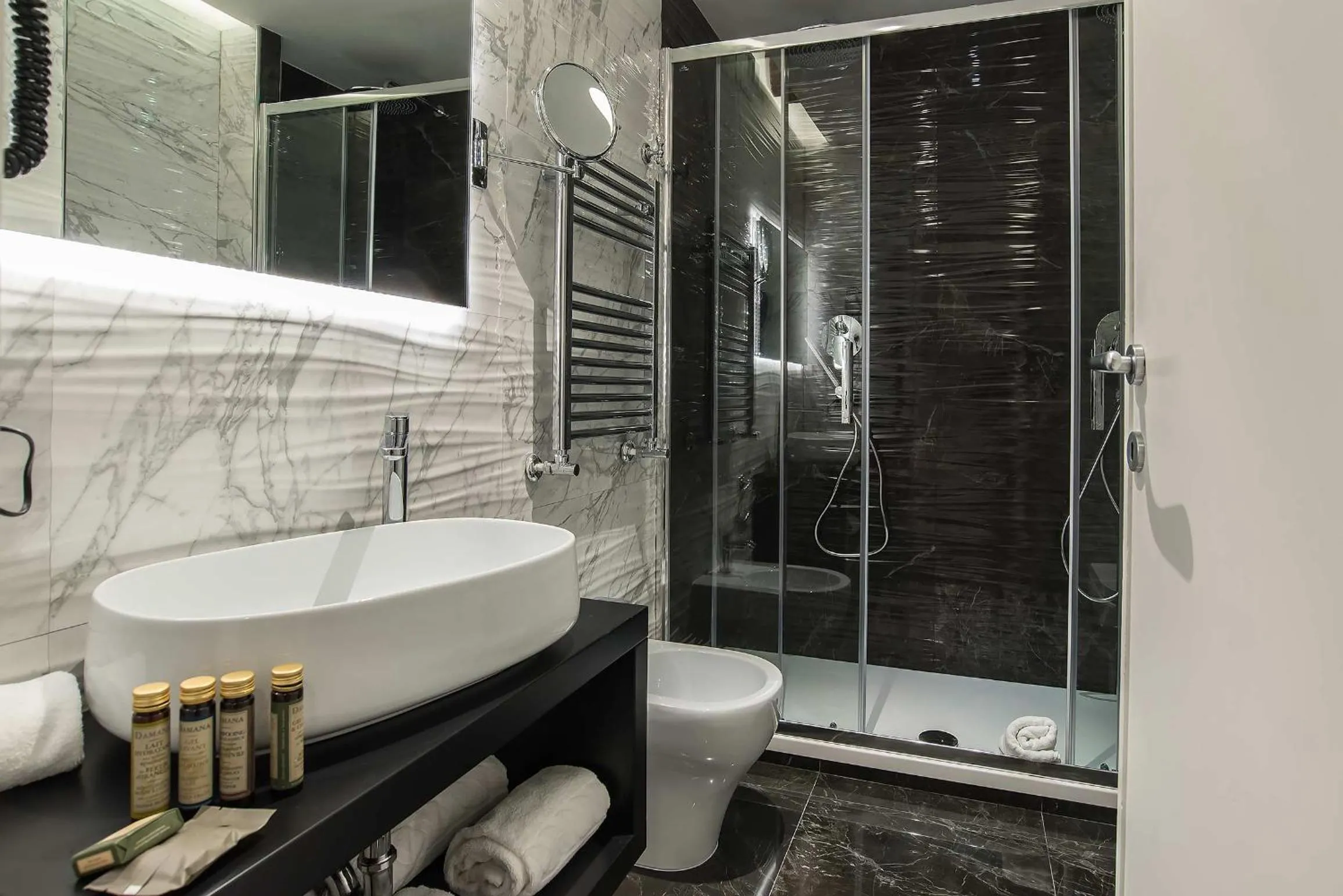 Bathroom in Spagna Luxury'n Trevi