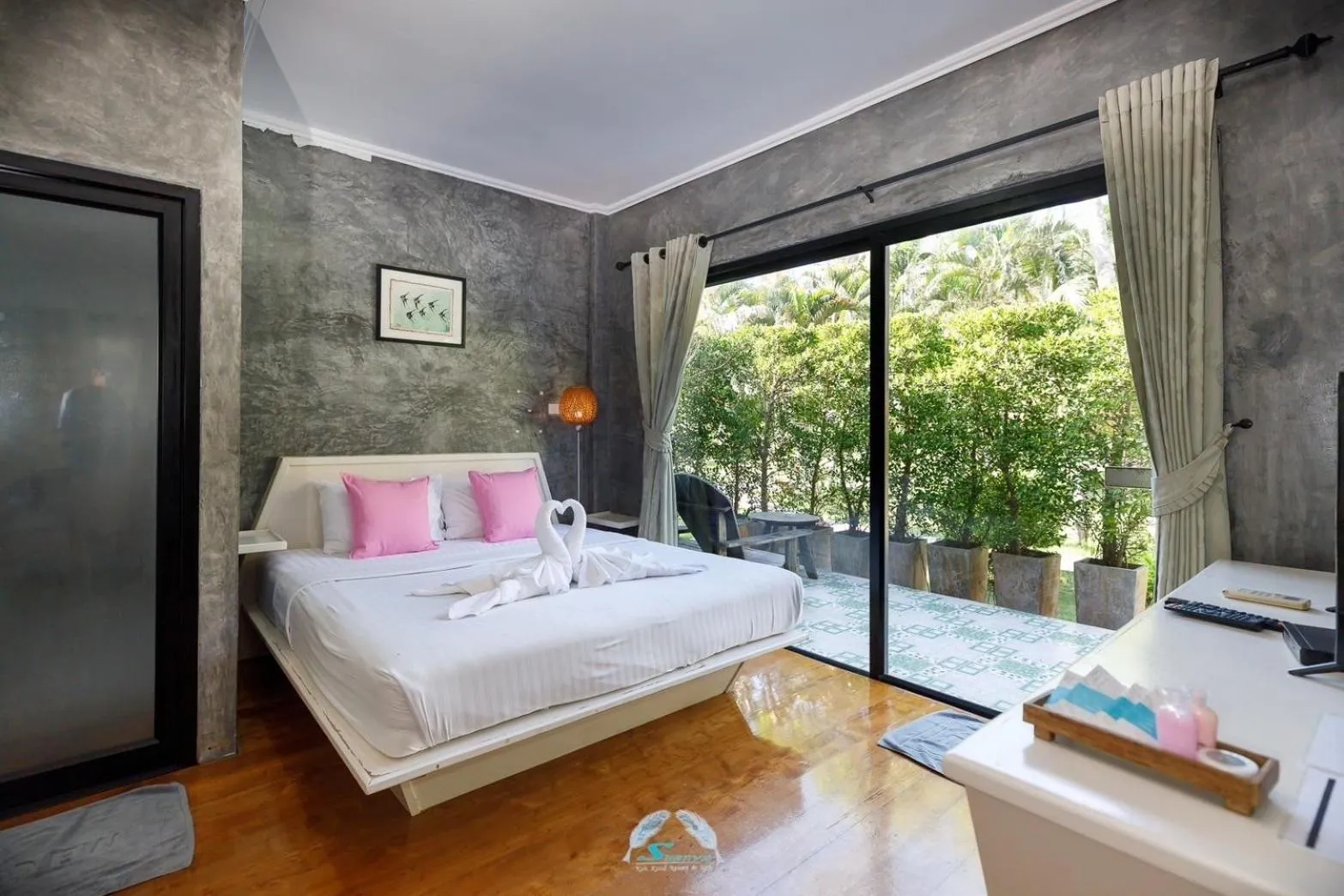 Bed in Suanya Kohkood Resort and Spa