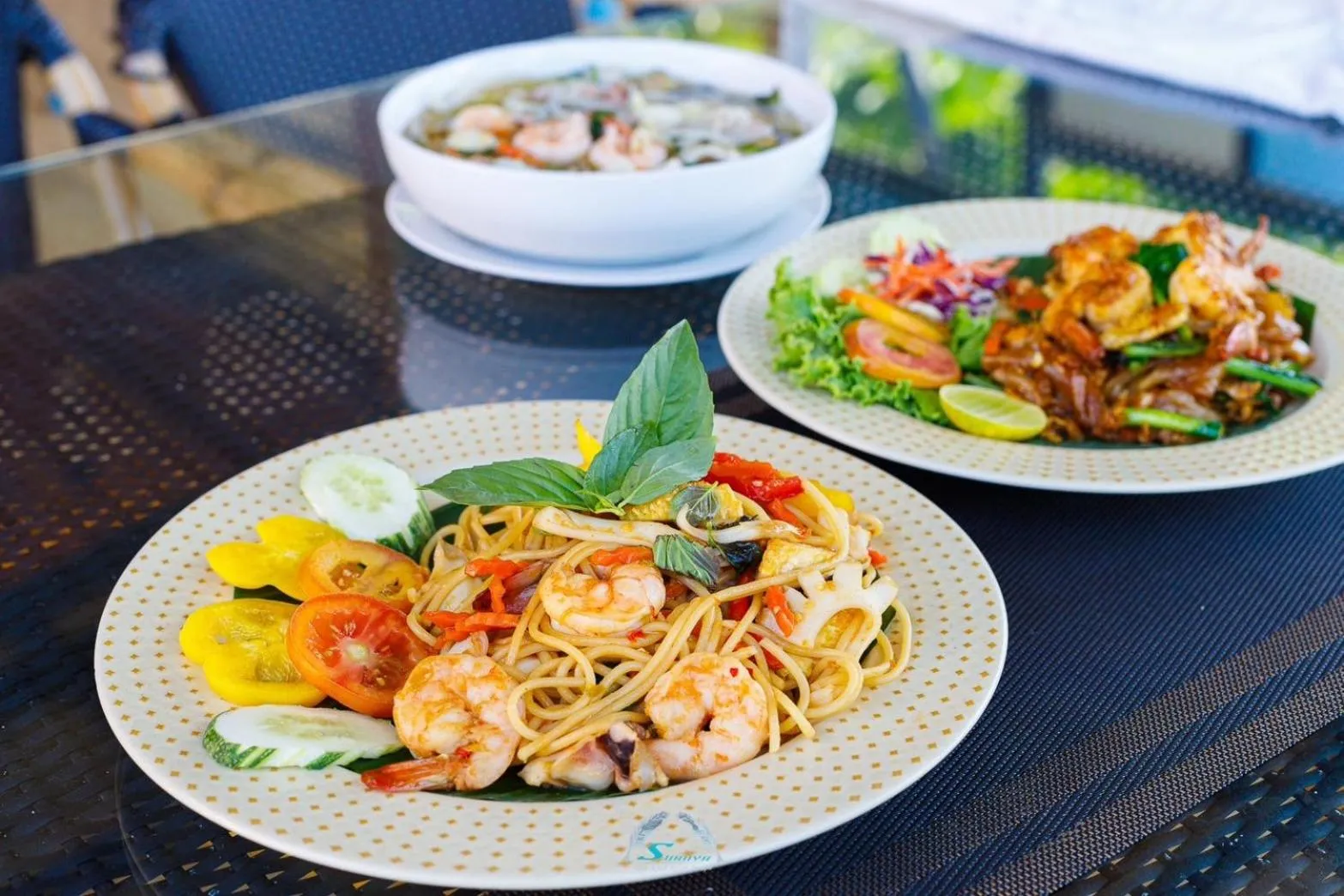 Restaurant/places to eat in Suanya Kohkood Resort and Spa