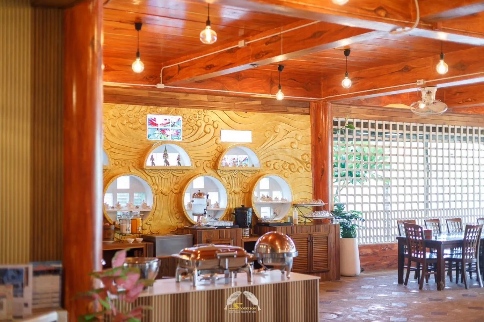 Restaurant/places to eat in Suanya Kohkood Resort and Spa