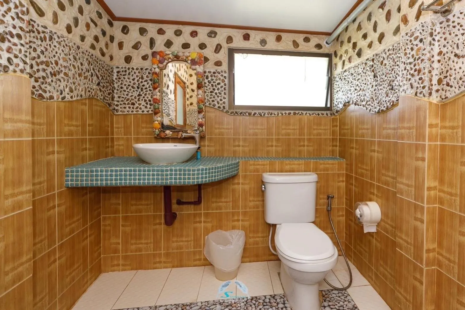 Toilet in Suanya Kohkood Resort and Spa