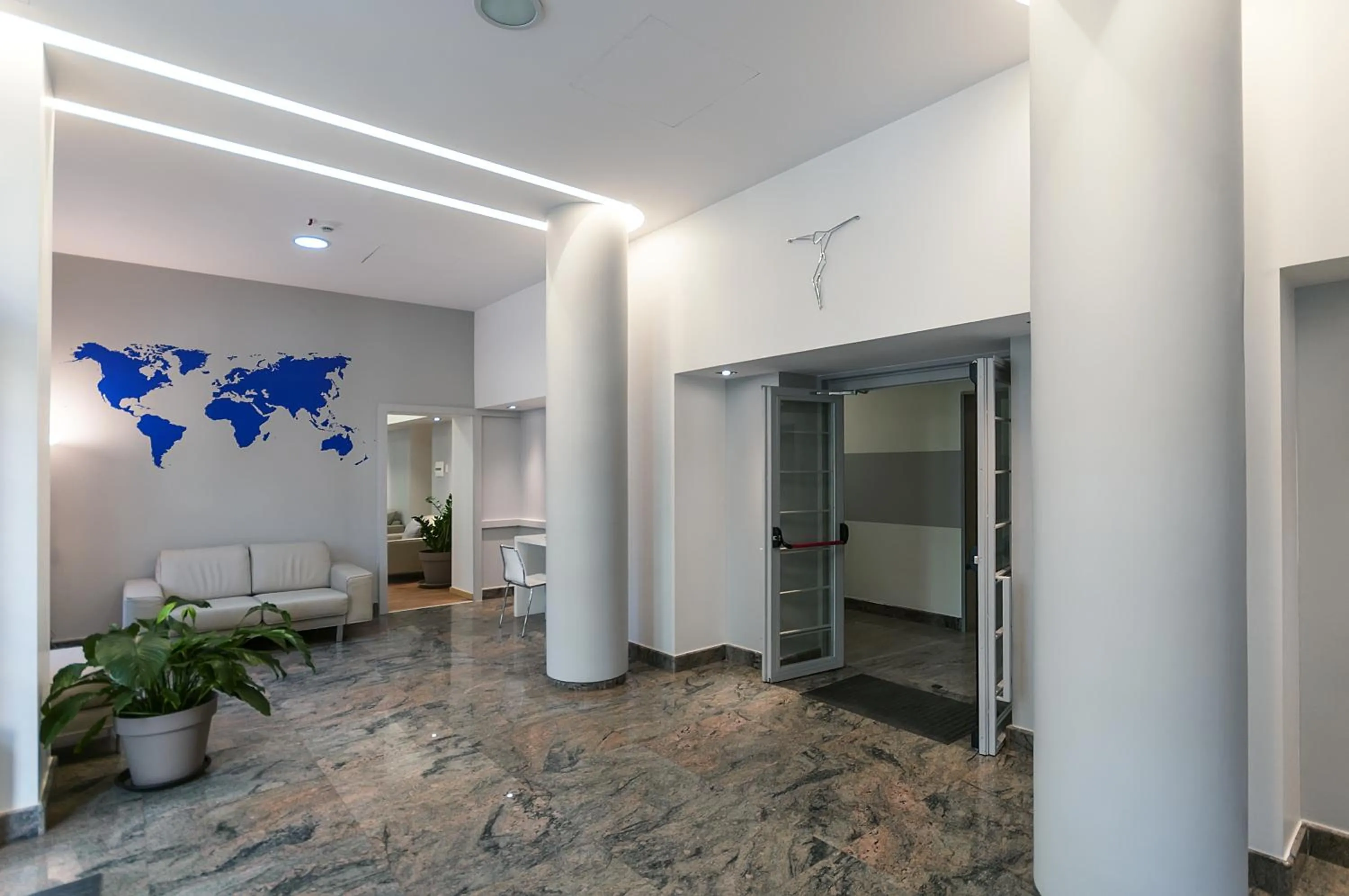 Facade/entrance in Villa Albina