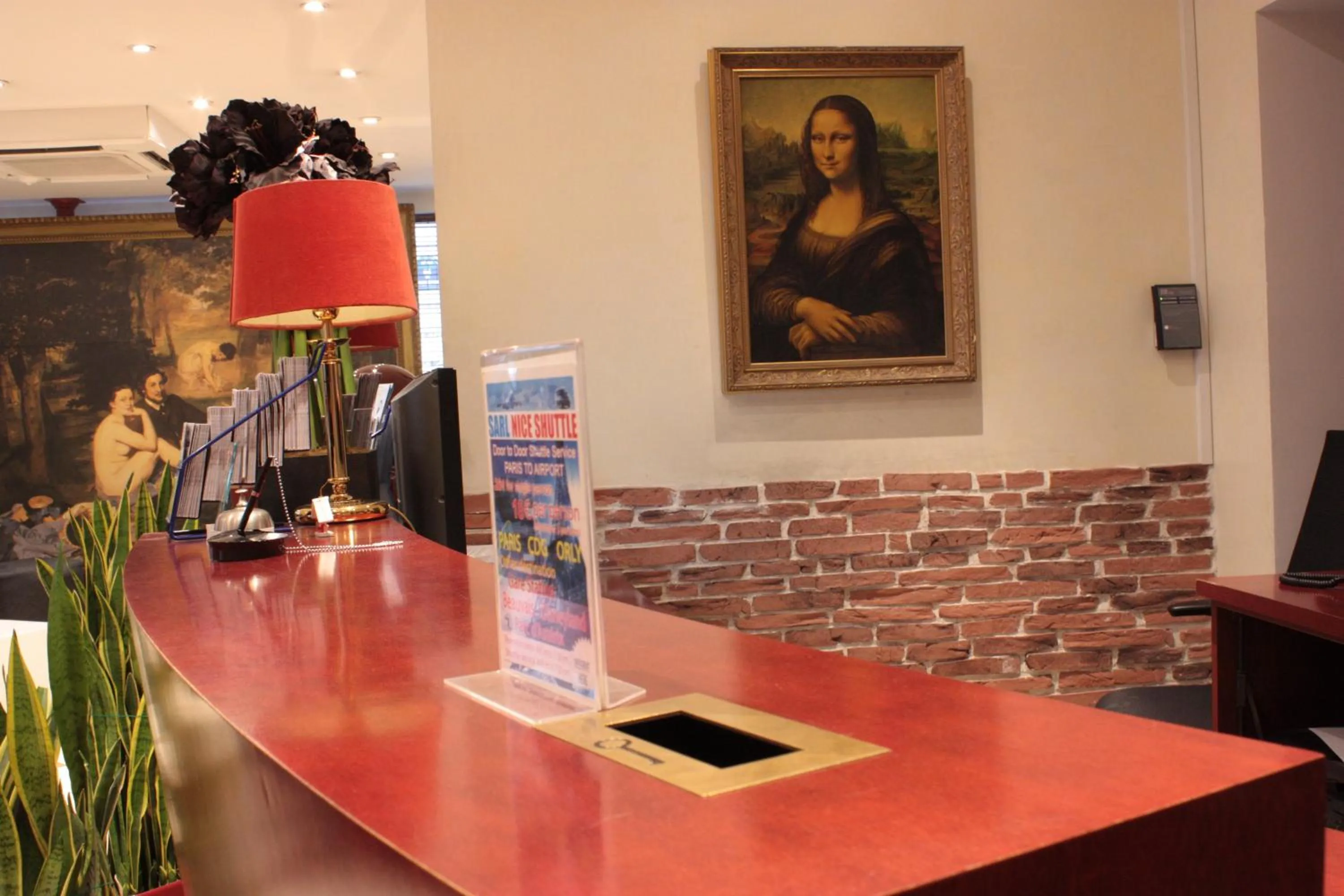 Lobby or reception in Hotel Hauteville Opera