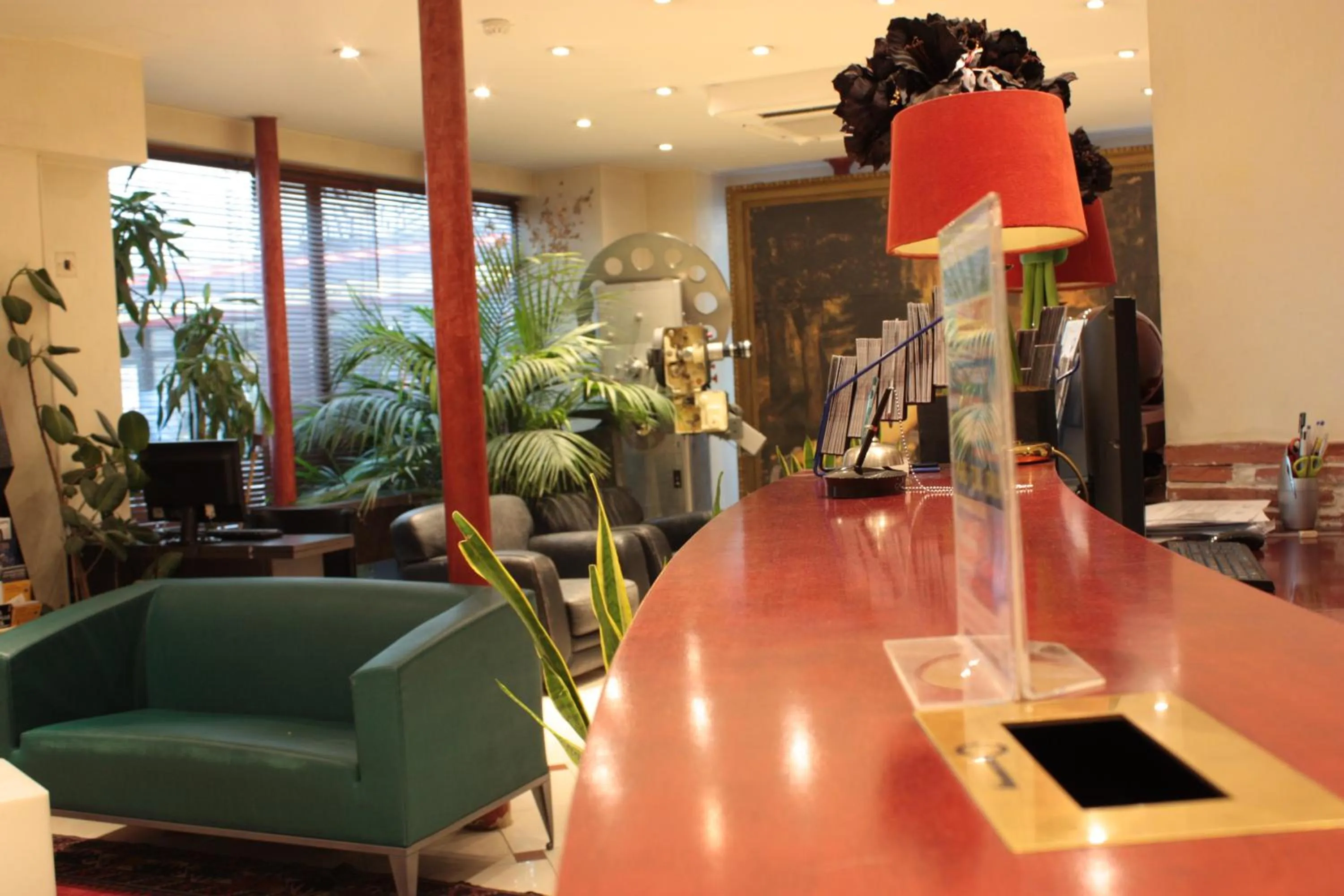 Lobby or reception in Hotel Hauteville Opera