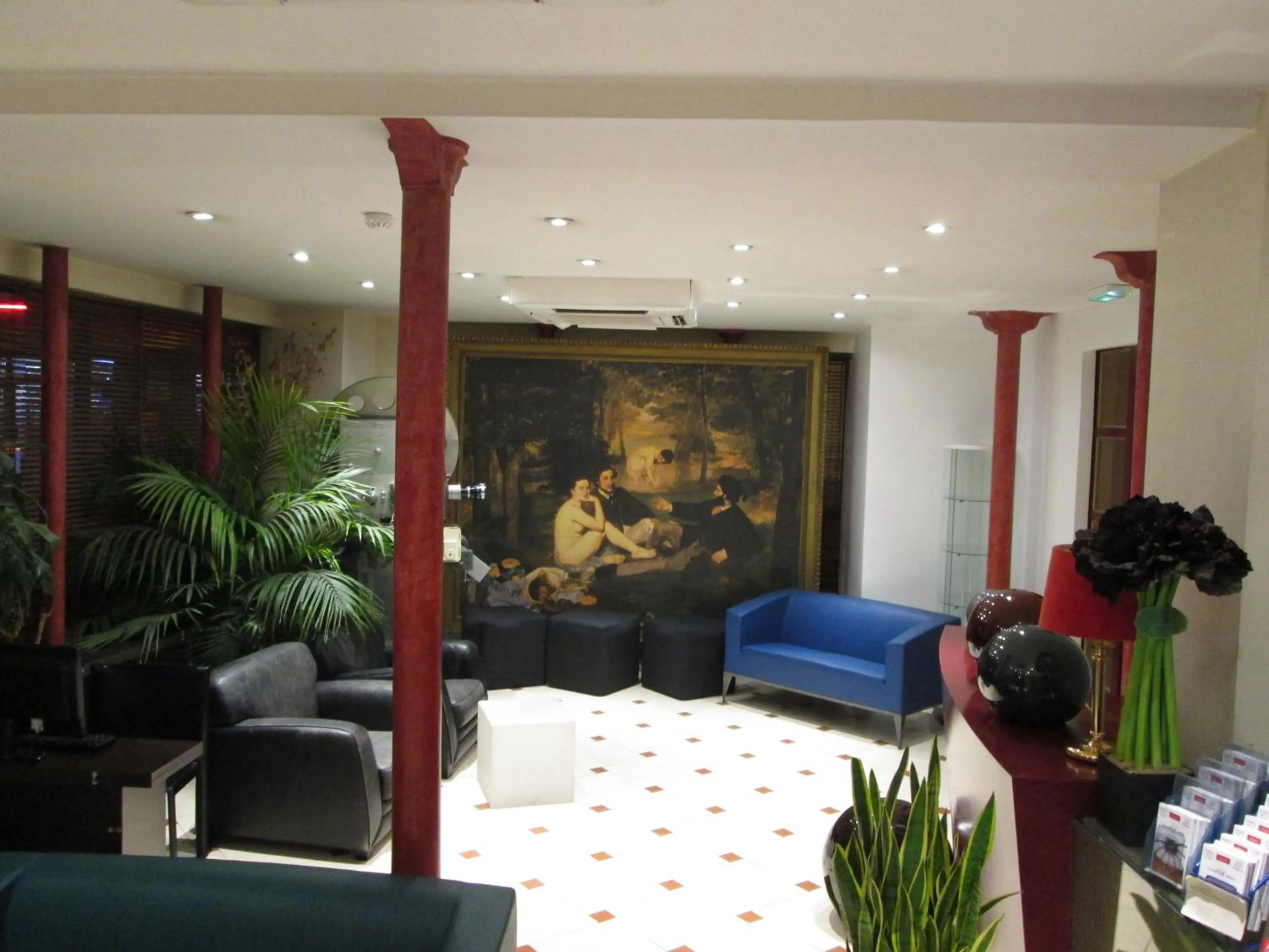 Lobby or reception in Hotel Hauteville Opera
