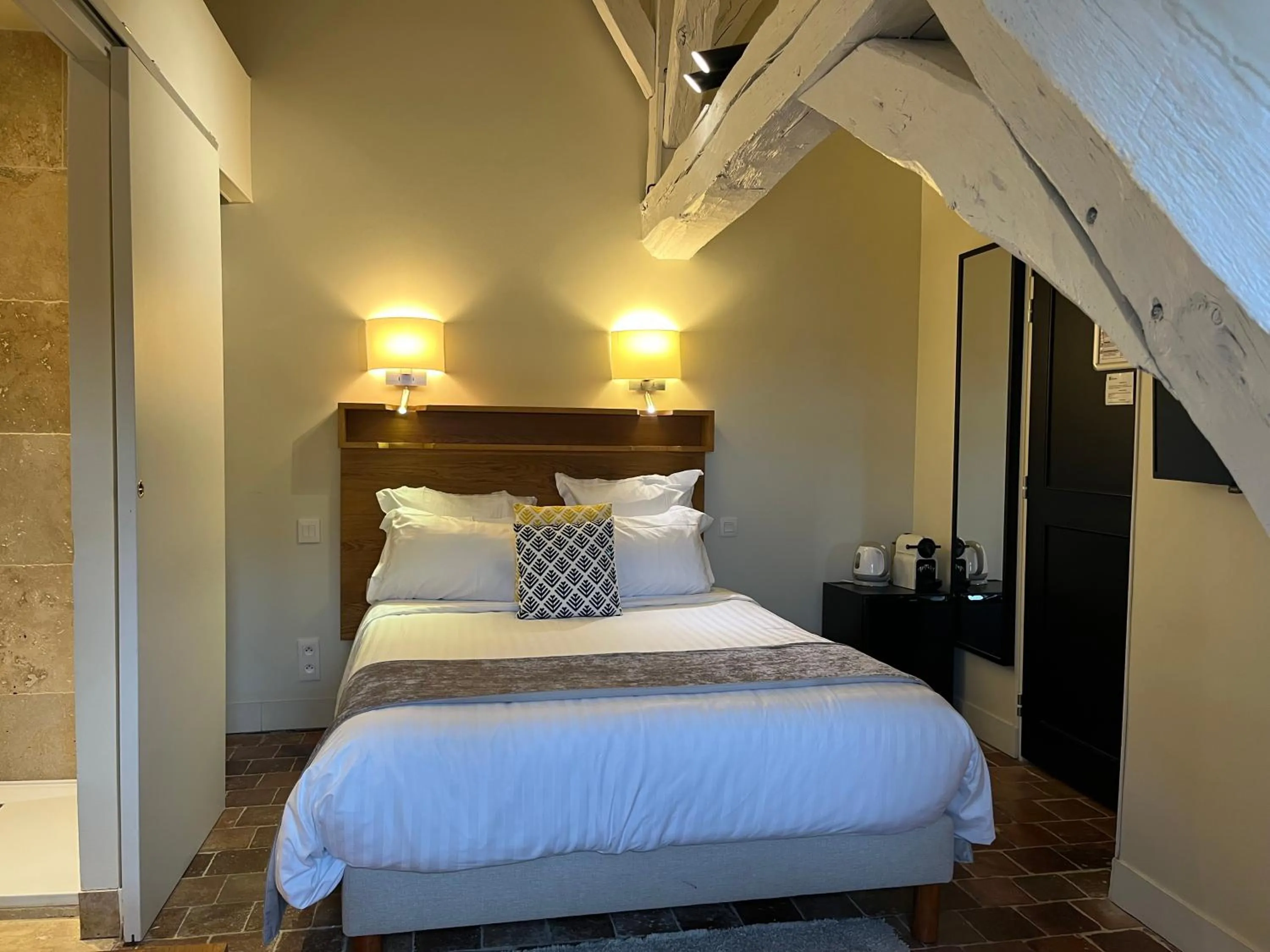 Bed in Les Glycines Vézelay