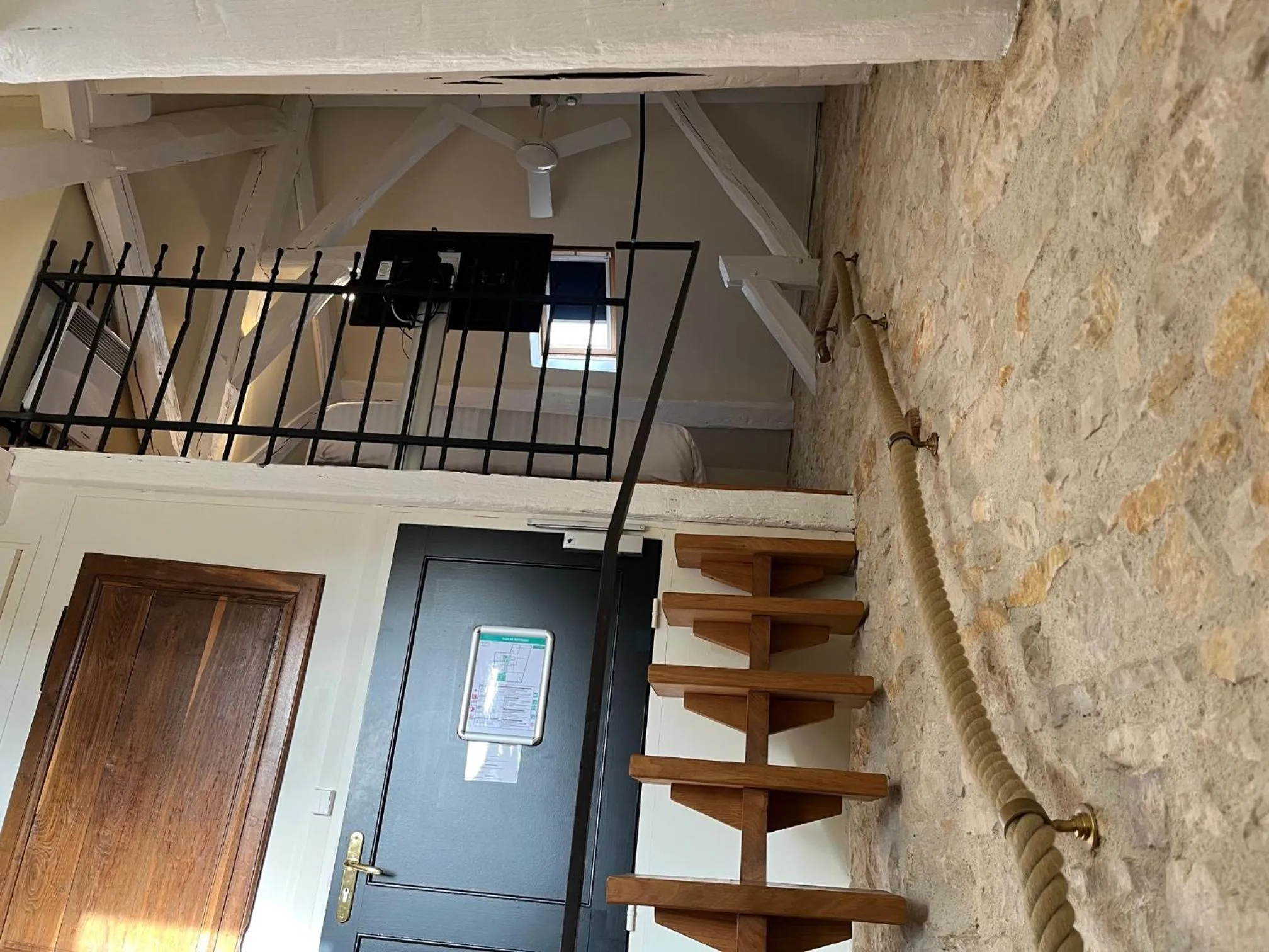 Les Glycines Vézelay