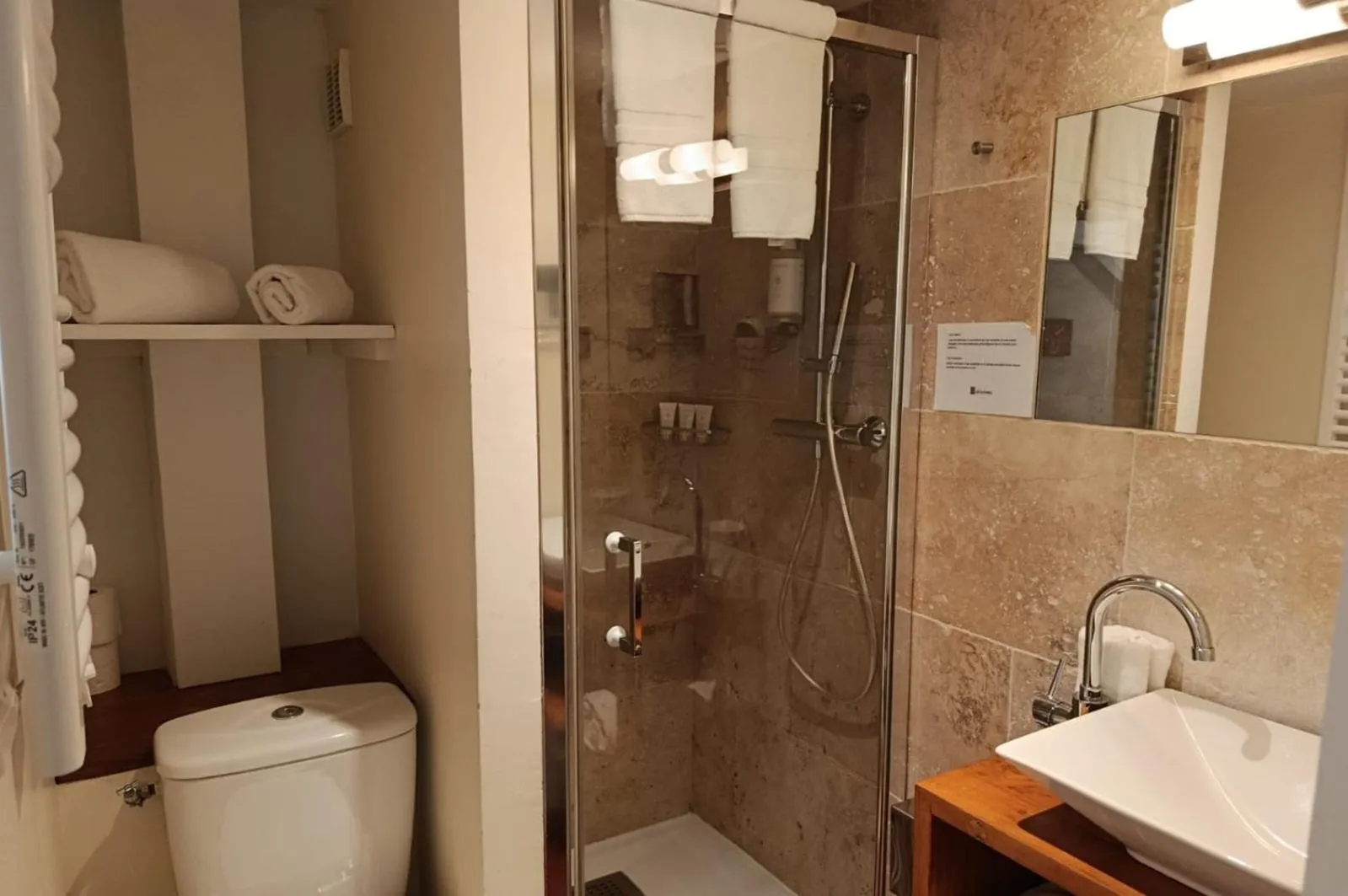 Les Glycines Vézelay