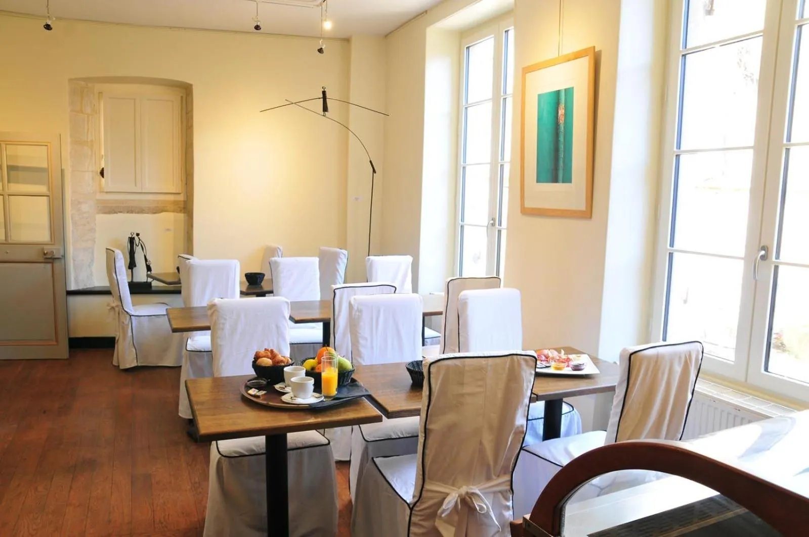 Day in Les Glycines Vézelay