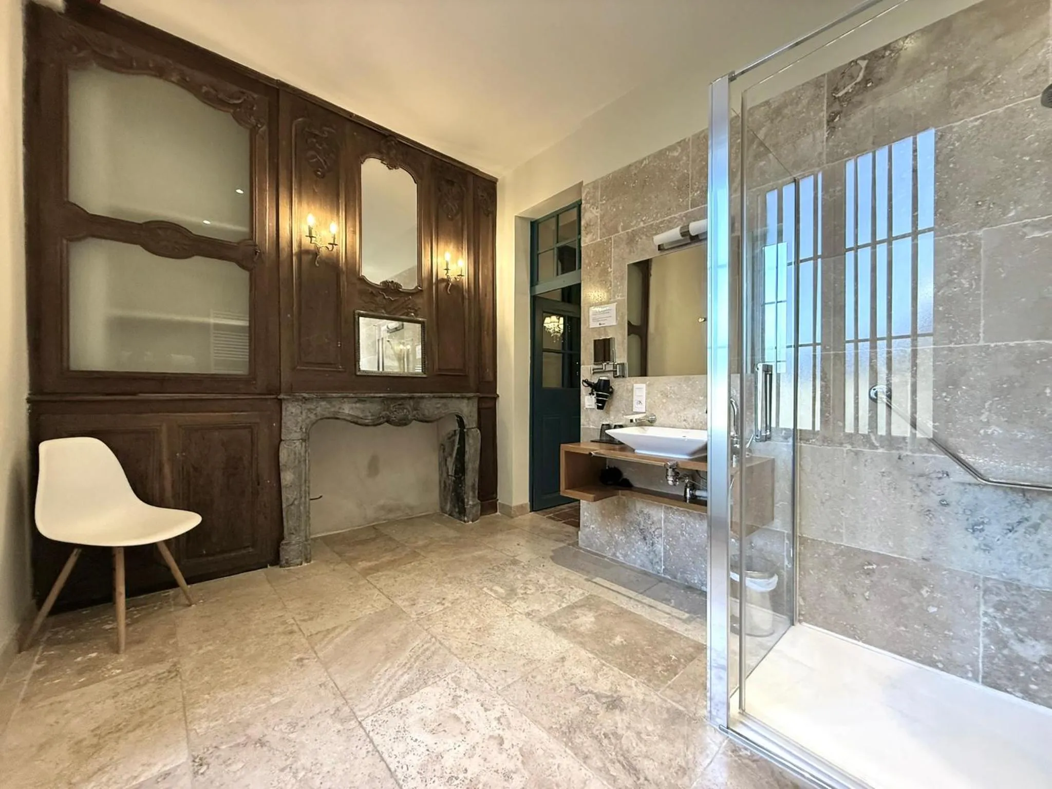 Les Glycines Vézelay