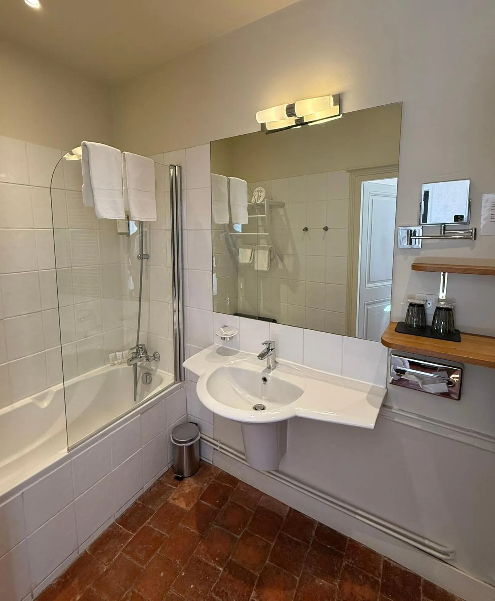 Les Glycines Vézelay