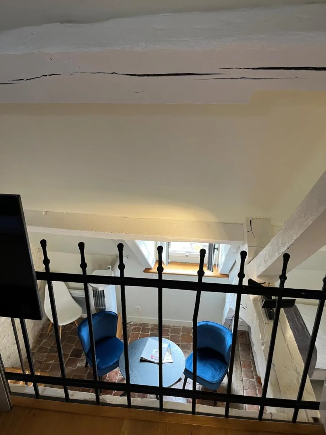 Les Glycines Vézelay