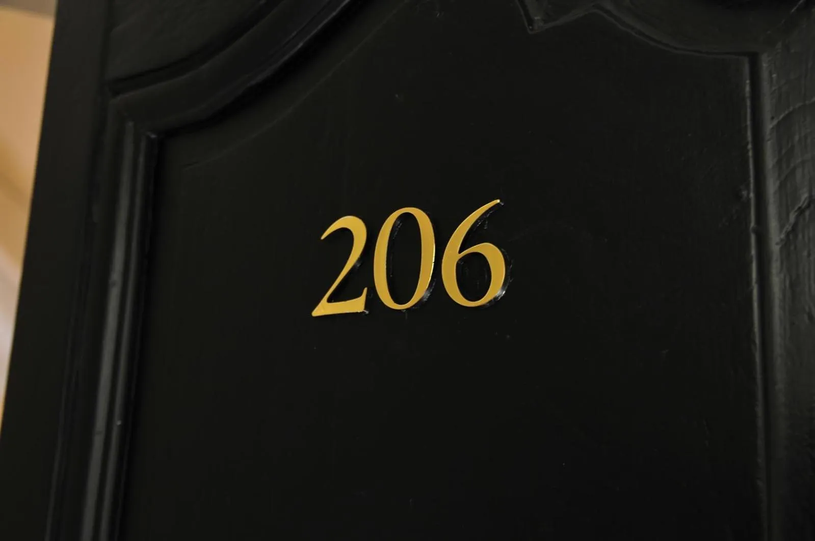 Logo/Certificate/Sign in Les Glycines Vézelay