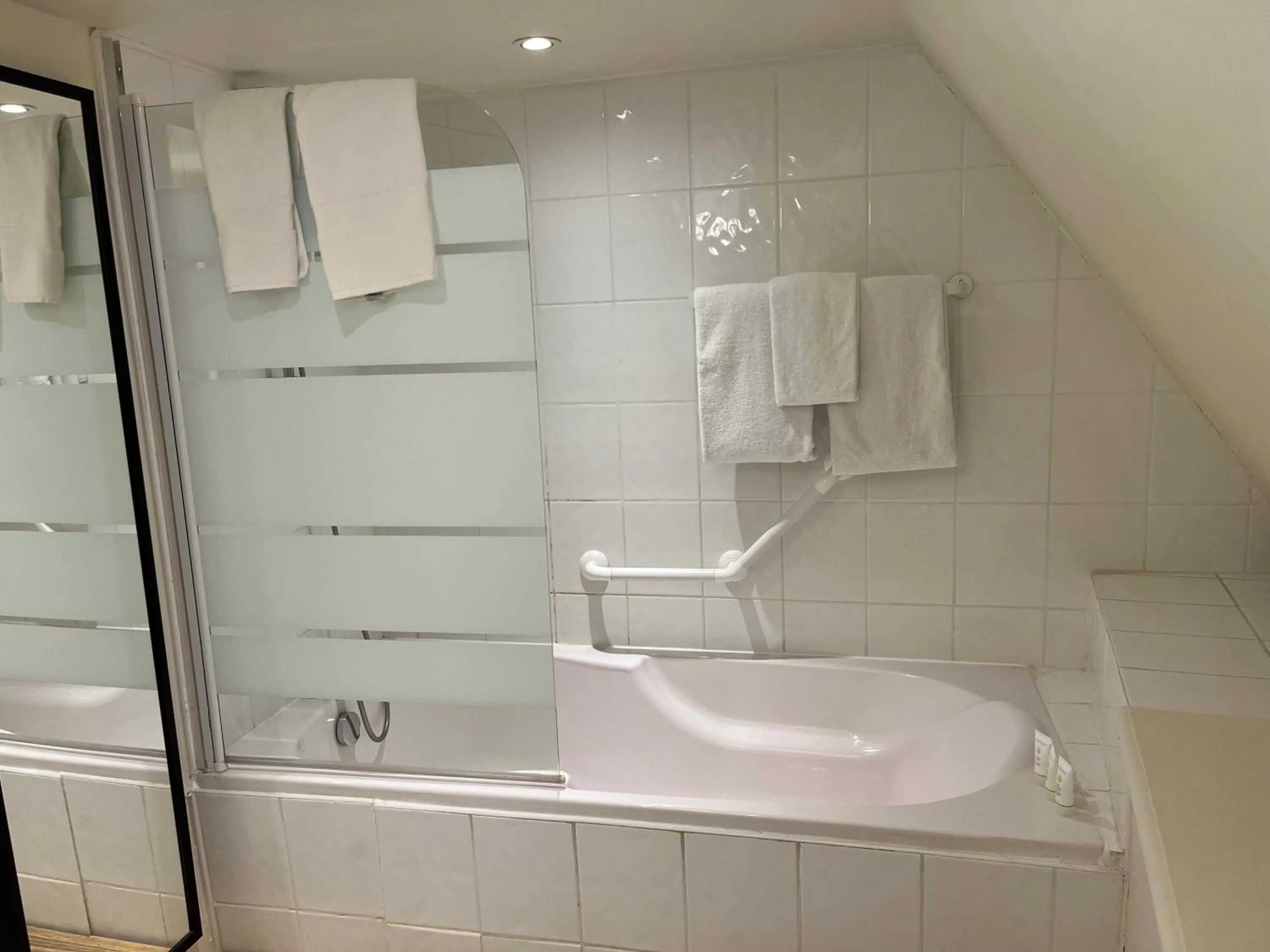 Les Glycines Vézelay