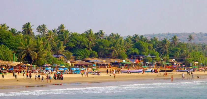 People in Madrid Home 2 min walk to Beach
