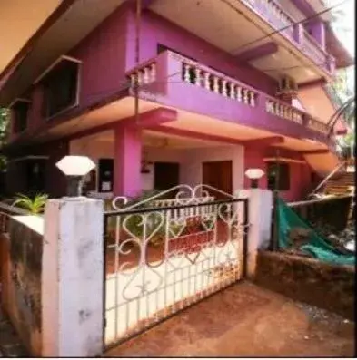 Facade/entrance in Madrid Home 2 min walk to Beach Facade/entrance in Madrid Home 2 min walk to Beach