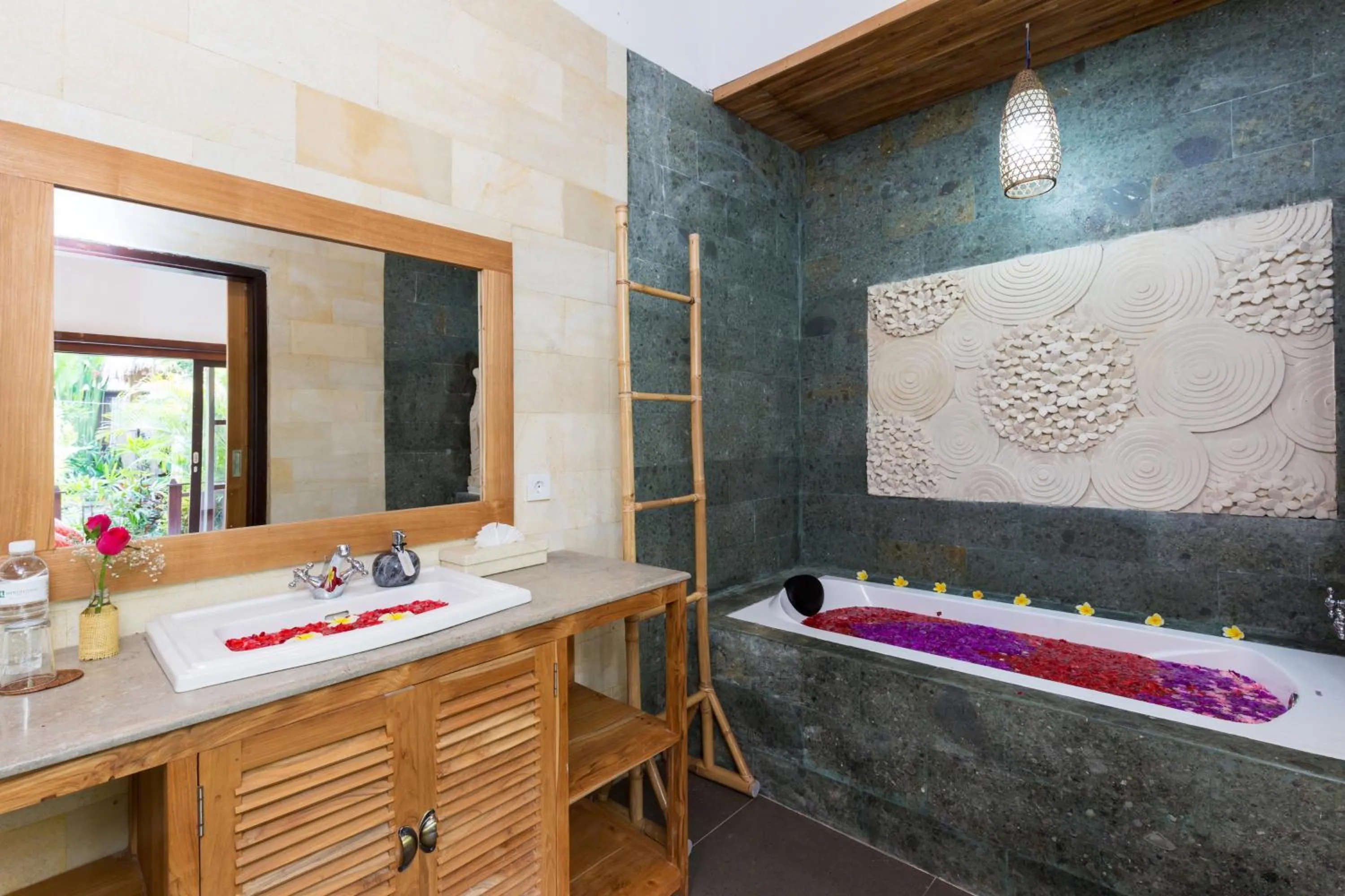 Bathroom in Meruhdani Boutique Hotel Ubud