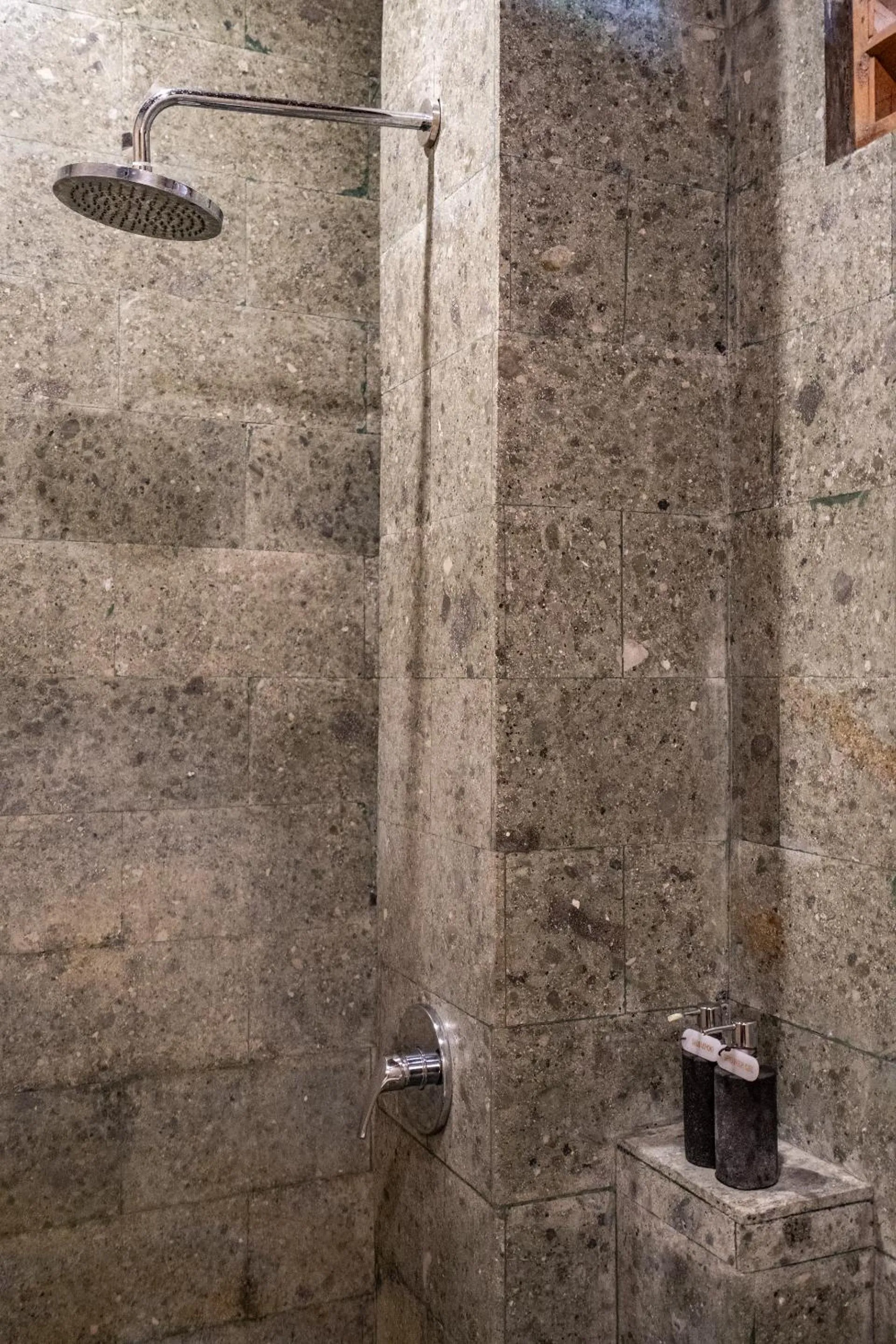 Shower in Meruhdani Boutique Hotel Ubud