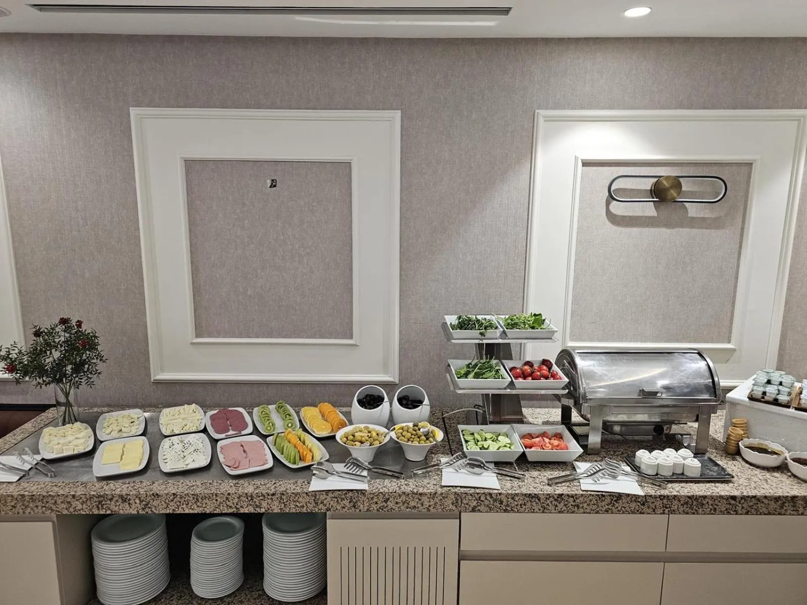 Buffet breakfast in Pasa Hotel Gemlik