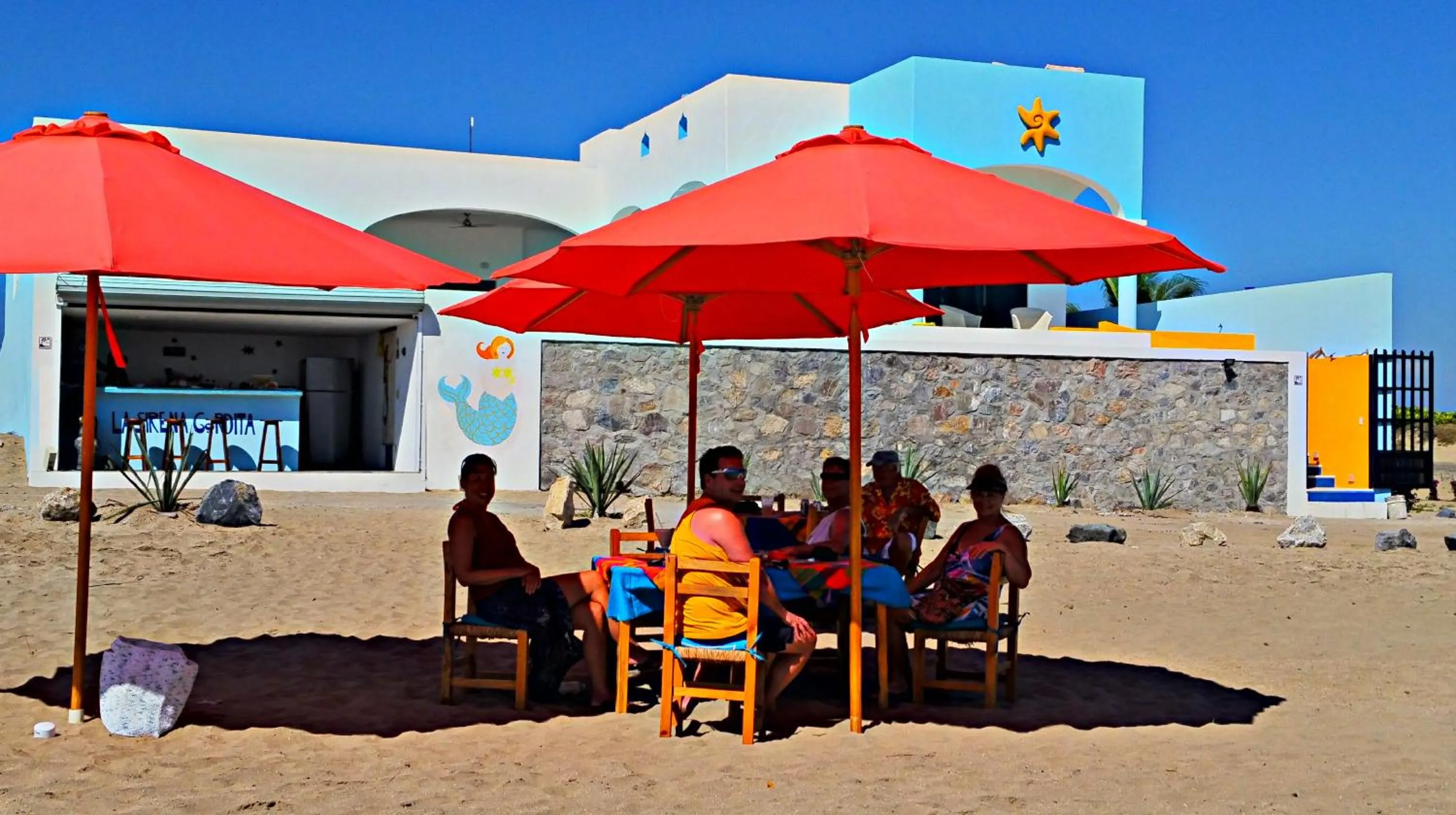 Restaurant/places to eat in Villa Star of the Sea